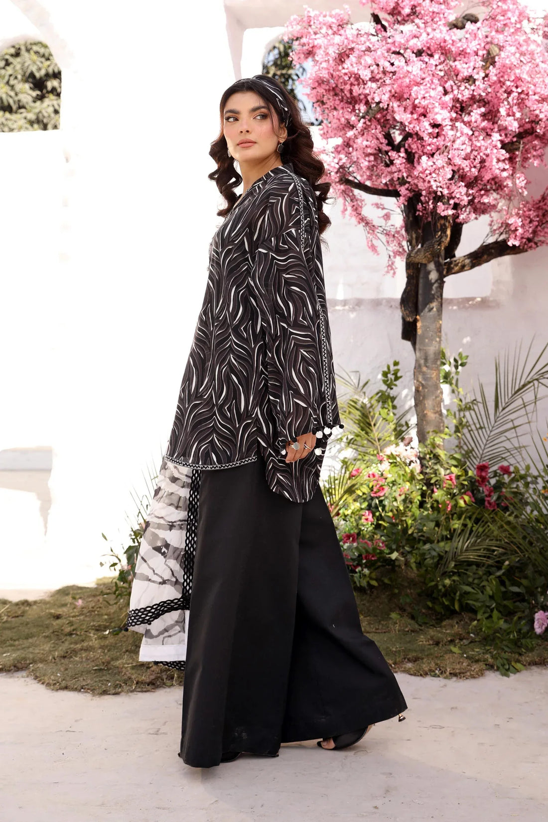 Maria B | M Basic Summer Lawn 25 | MB-CUS25-704B - Rang-e-Khaas