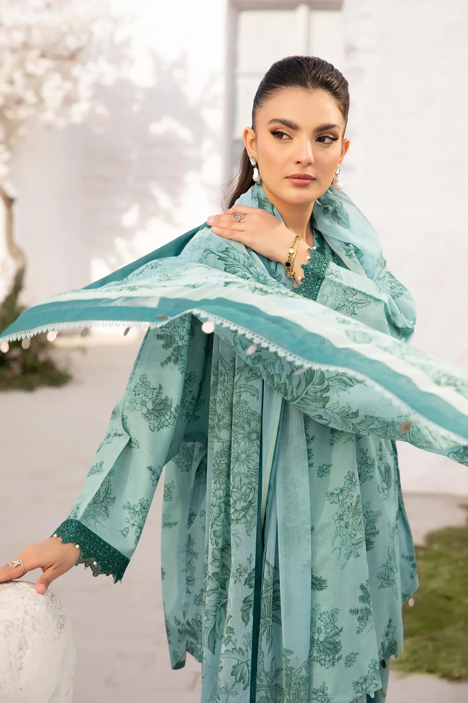 Maria B | M Basic Summer Lawn 25 | MB-CUS25-708B - Rang-e-Khaas