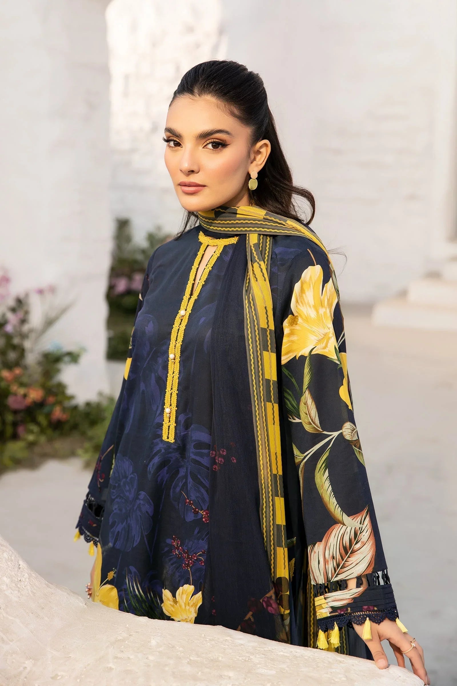 Maria B | M Basic Summer Lawn 25 | MB-CUS25-710B - Rang-e-Khaas