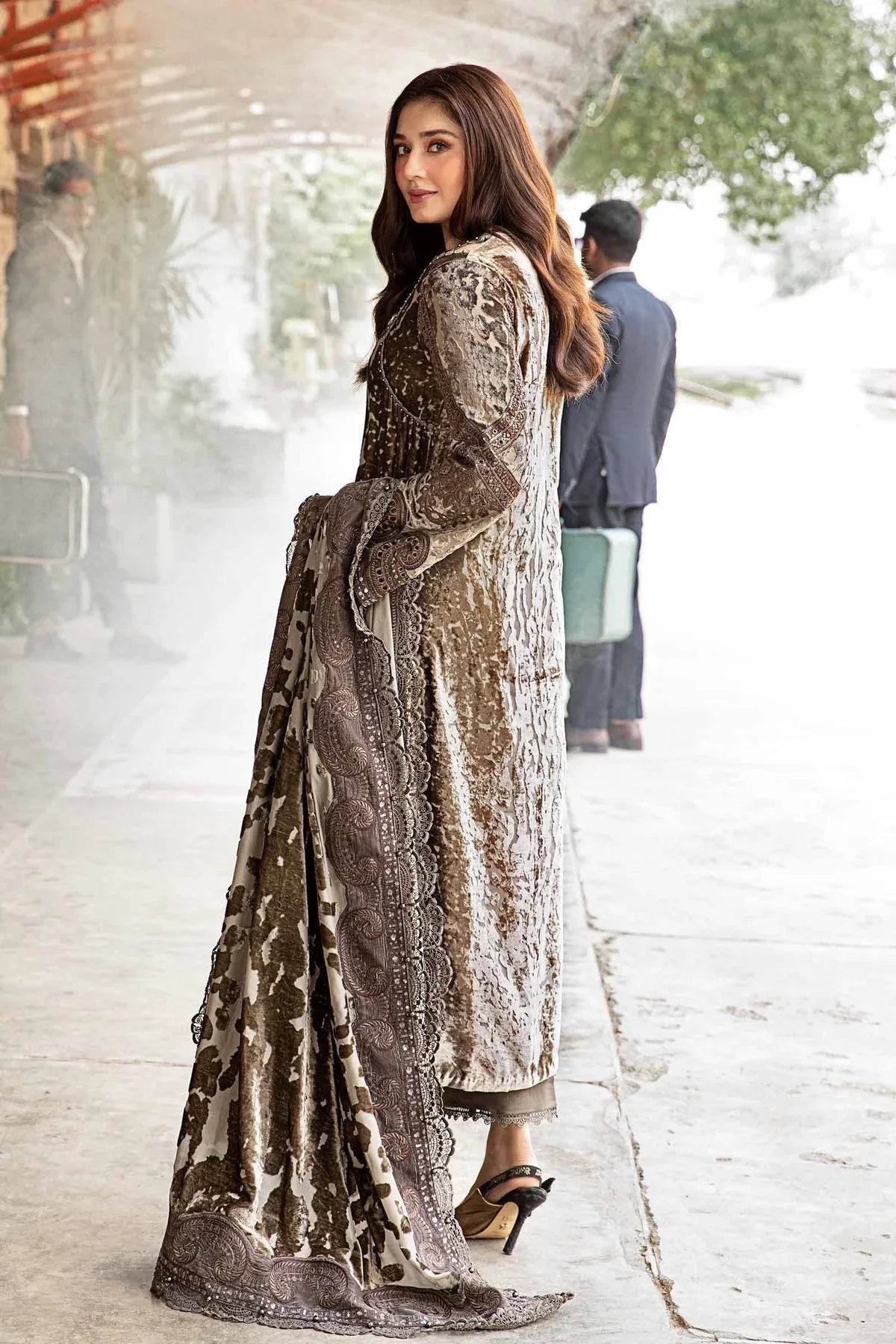 Maria B | Winter Luxe 24 | DL-1201 - Rang-e-Khaas