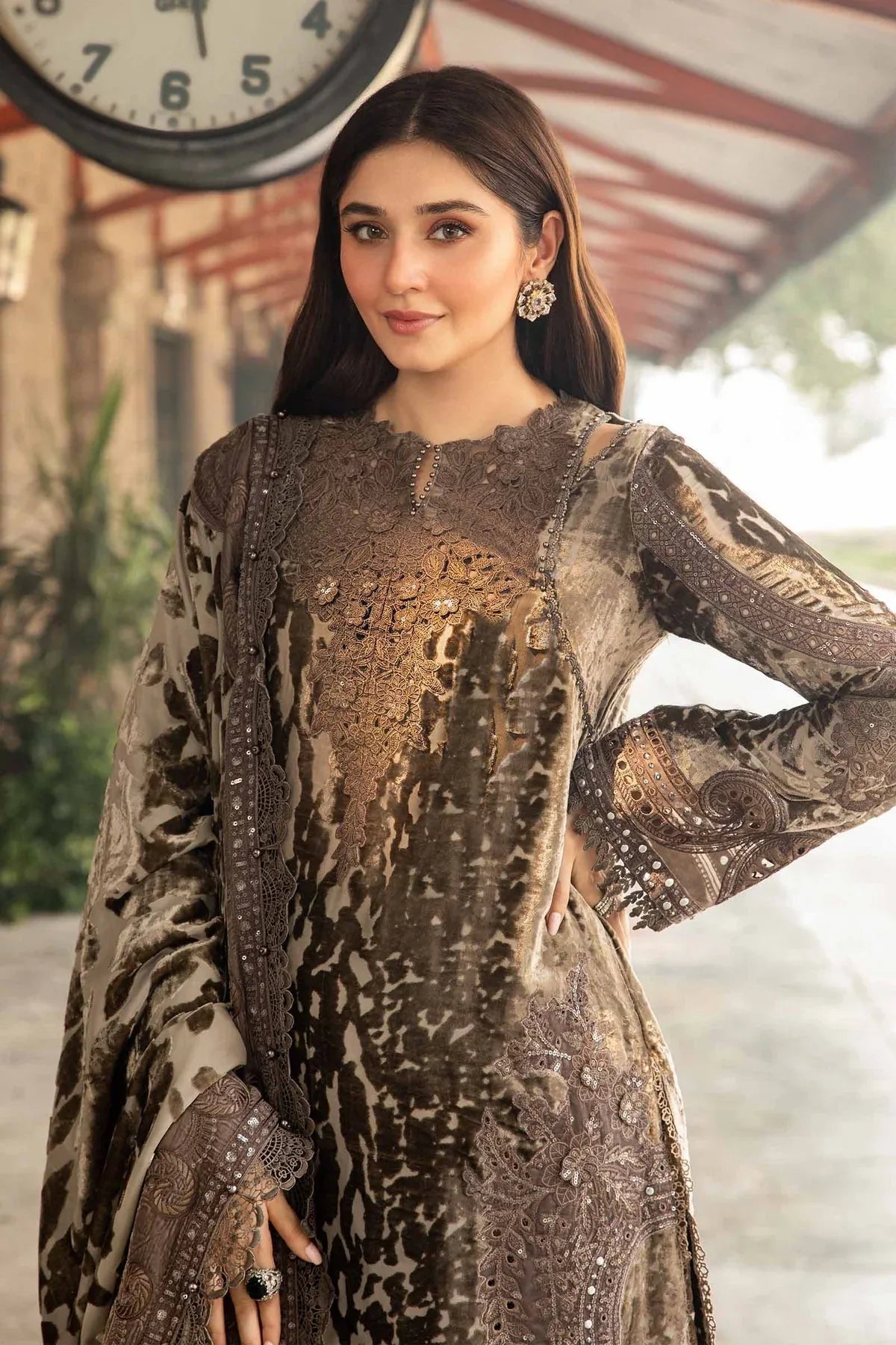 Maria B | Winter Luxe 24 | DL-1201 - Rang-e-Khaas