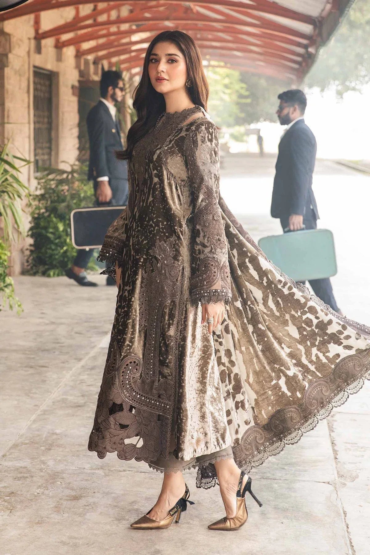 Maria B | Winter Luxe 24 | DL-1201 - Rang-e-Khaas