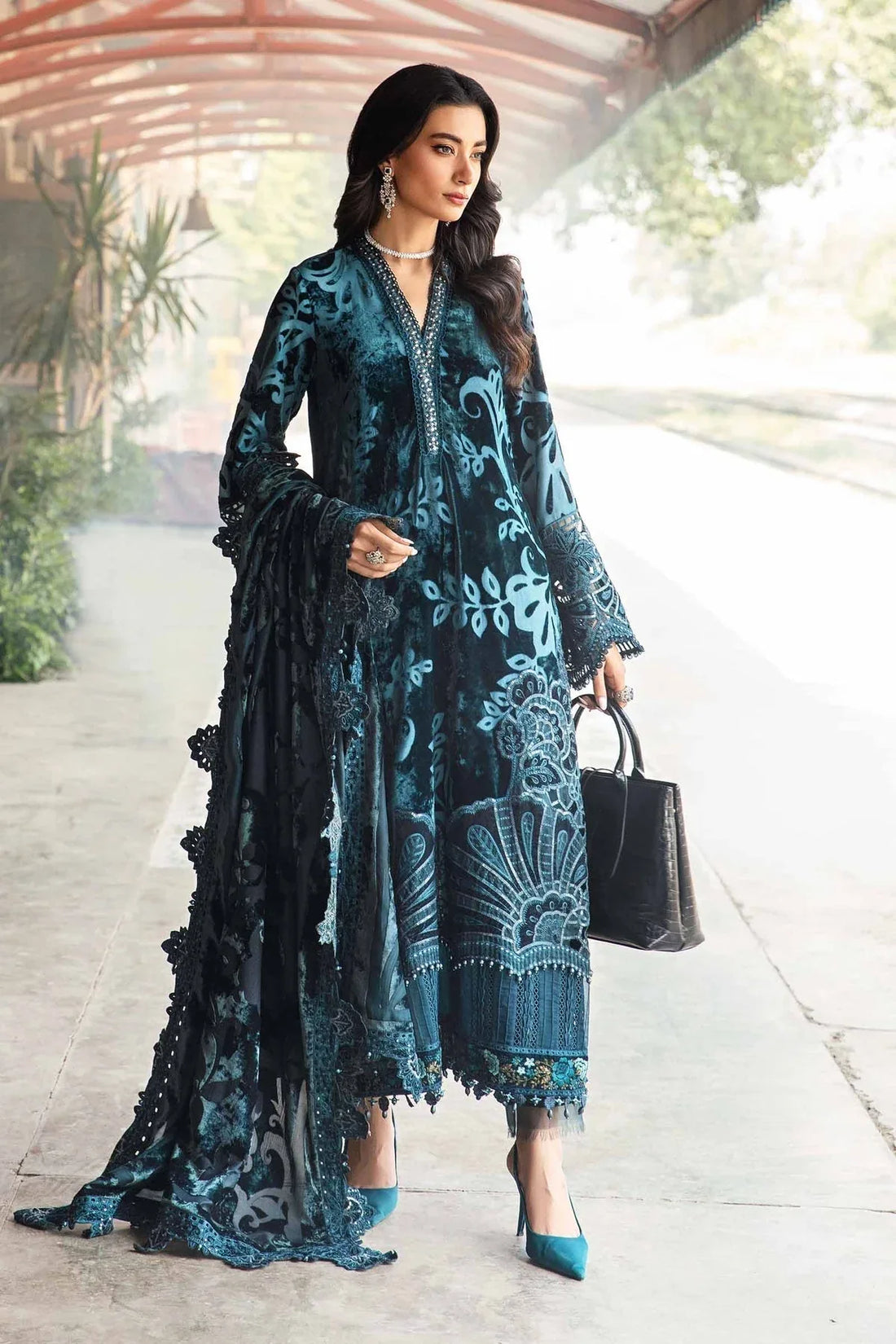 Maria B | Winter Luxe 24 | DL-1203 - Rang-e-Khaas