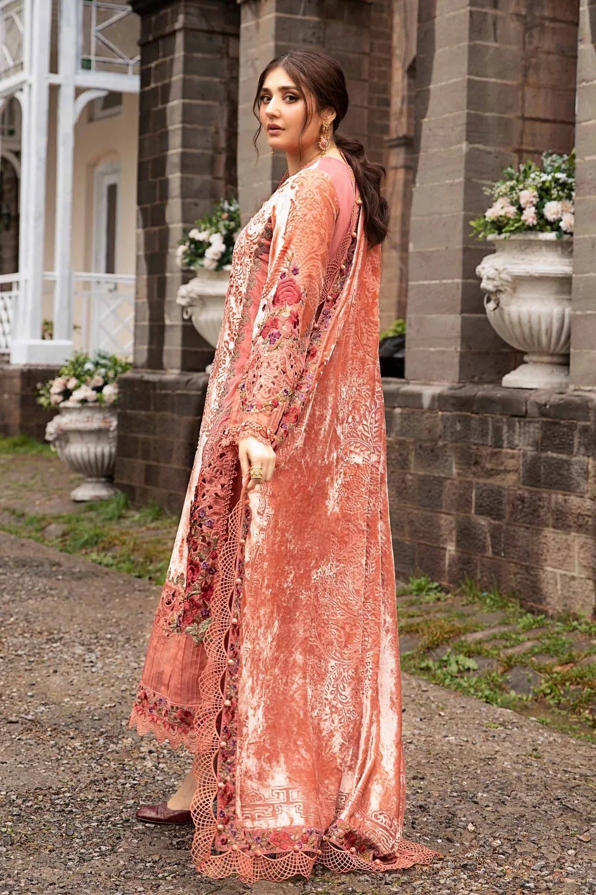 Maria B | Winter Luxe 24 | DL-1206 - Rang-e-Khaas