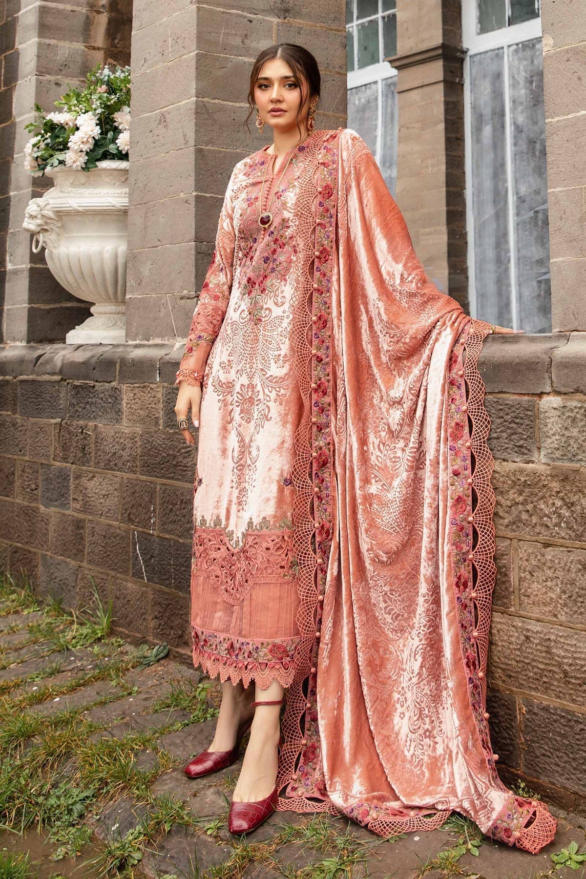 Maria B | Winter Luxe 24 | DL-1206 - Rang-e-Khaas