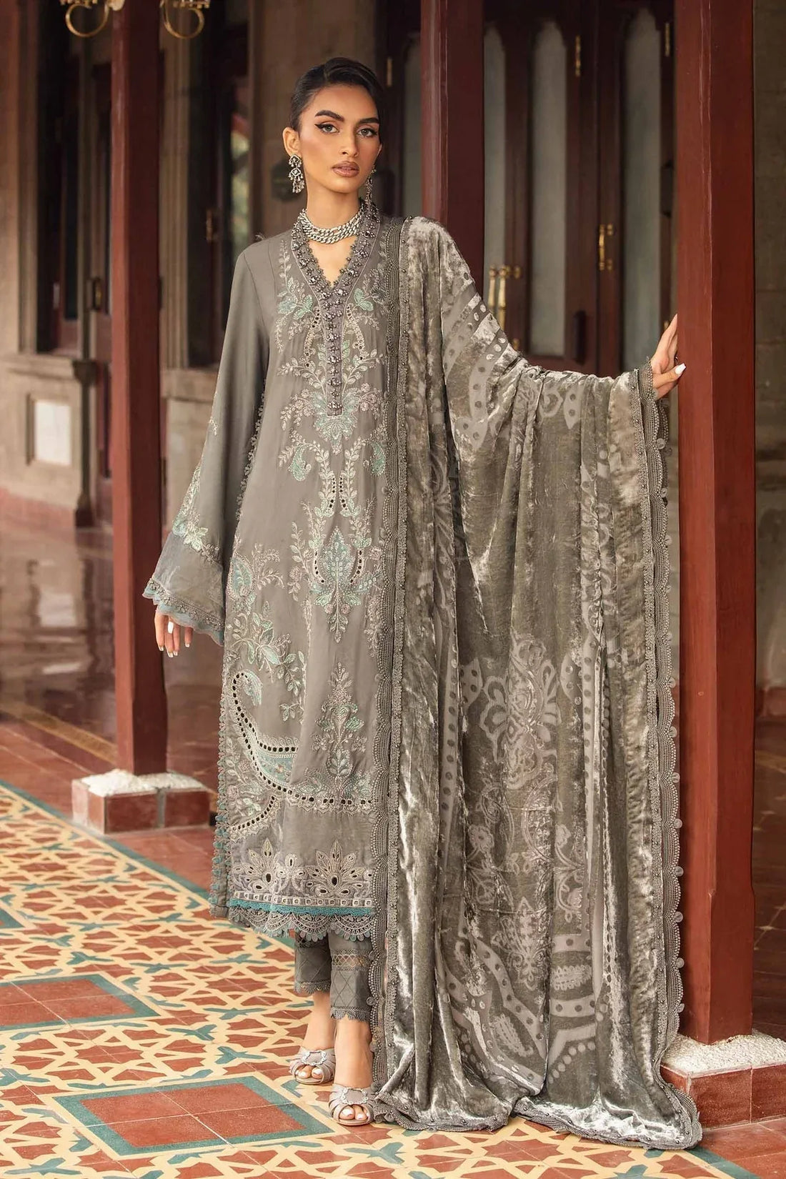Maria B | Winter Luxe 24 | DL-1209 - Rang-e-Khaas