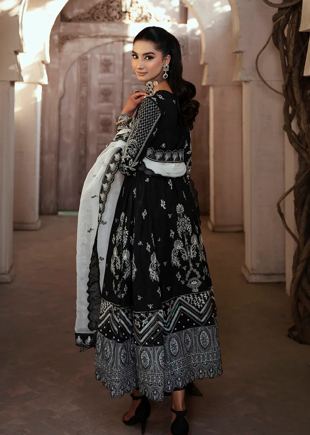 Maria Osama Khan | Rang e Noor Eid Edit | Neel Kamal-Black - Rang-e-Khaas