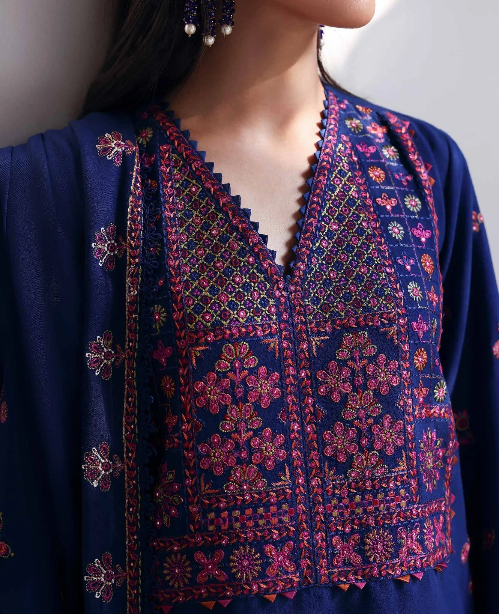Republic Womenswear | Amaris Luxury Shawl 25 |Maris - Rang-e-Khaas
