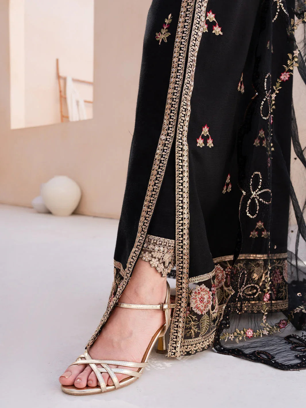 Izel | Le Tresor Formals | Marivé - Rang-e-Khaas