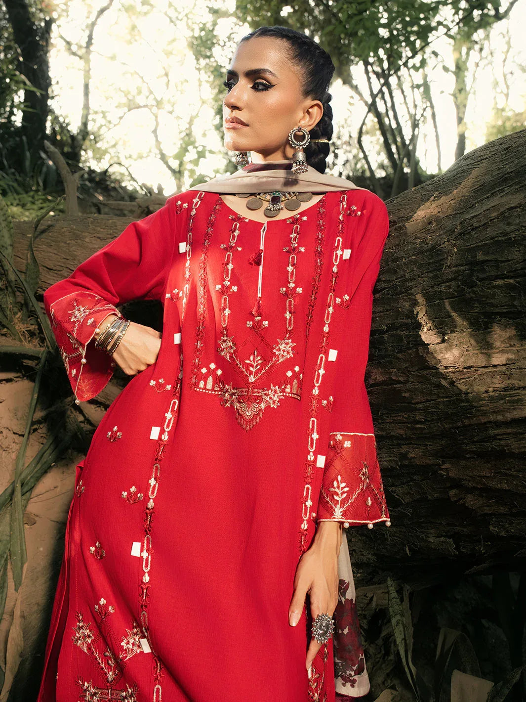 Hemstitch | The Garden Lawn | Midnight Rose - Rang-e-Khaas