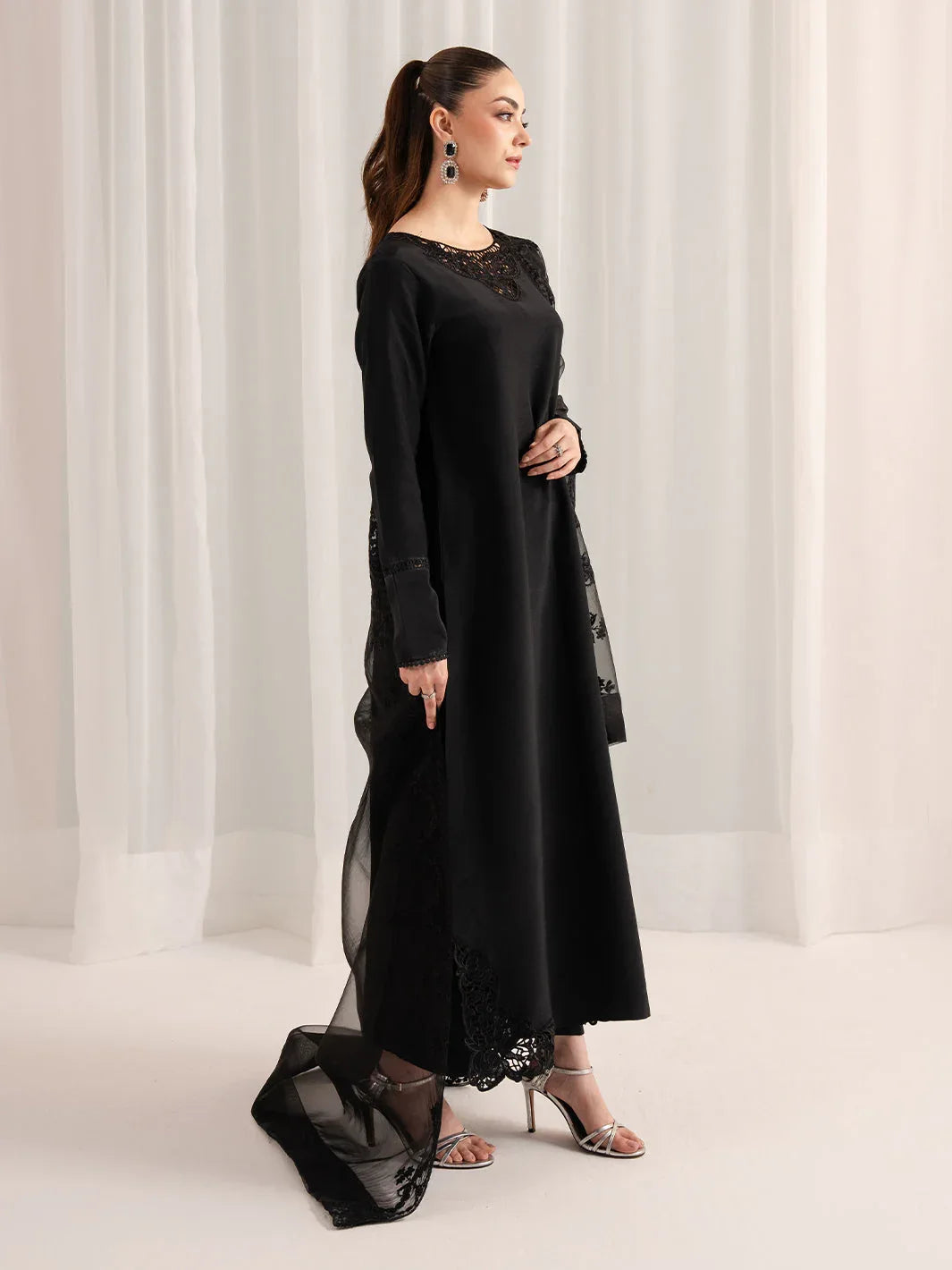 Izel | The Silk Chapter | Minuit - Rang-e-Khaas