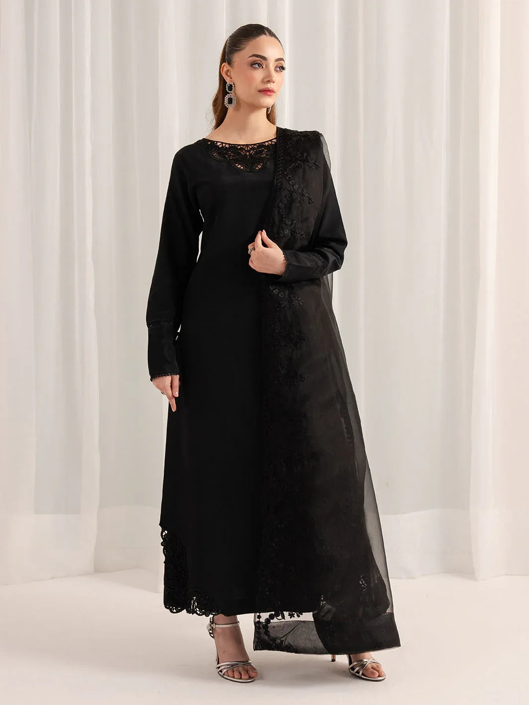 Izel | The Silk Chapter | Minuit - Rang-e-Khaas
