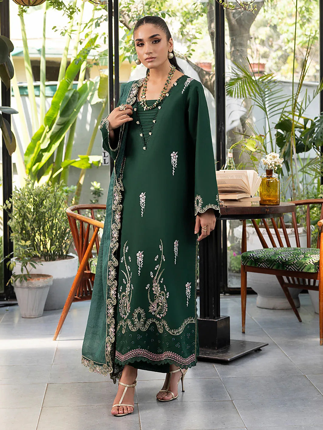 Izel | Meadow Muse Embroidered Lawn 25 | NOORE - Rang-e-Khaas