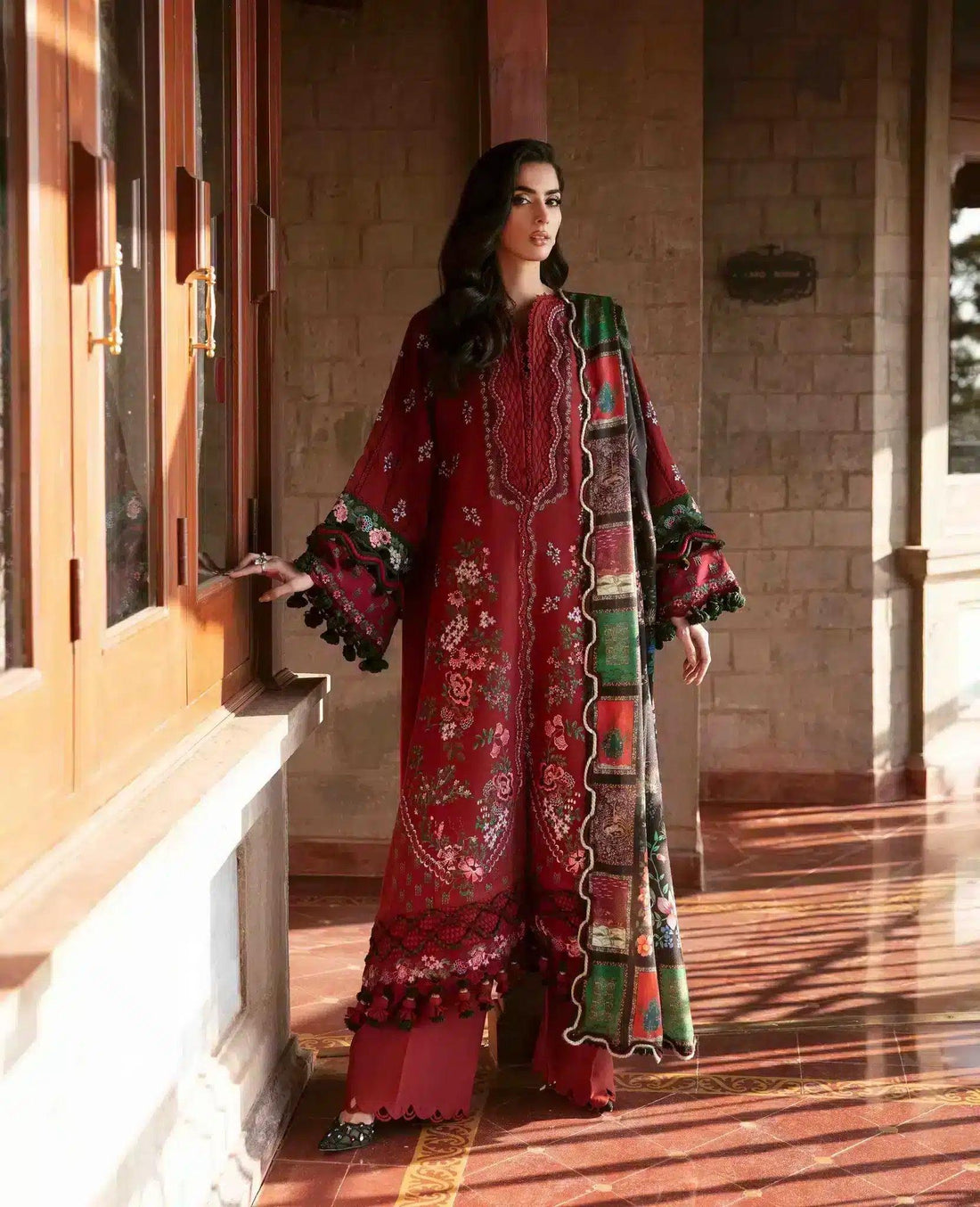 Republic Womenswear | Noemei Luxury Shawl 23 | NWU23-D3-B - Rang-e-Khaas