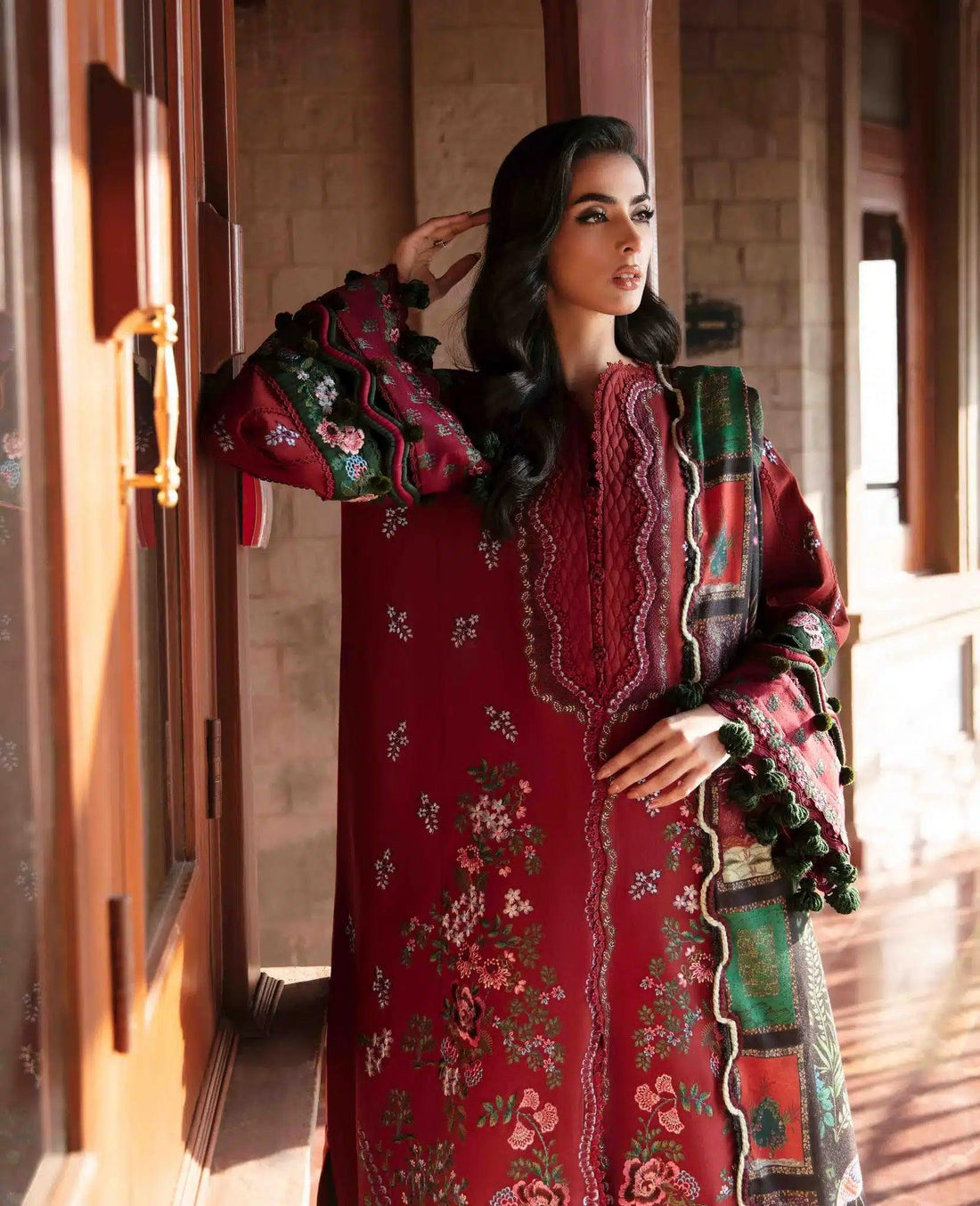 Republic Womenswear | Noemei Luxury Shawl 23 | NWU23-D3-B - Rang-e-Khaas