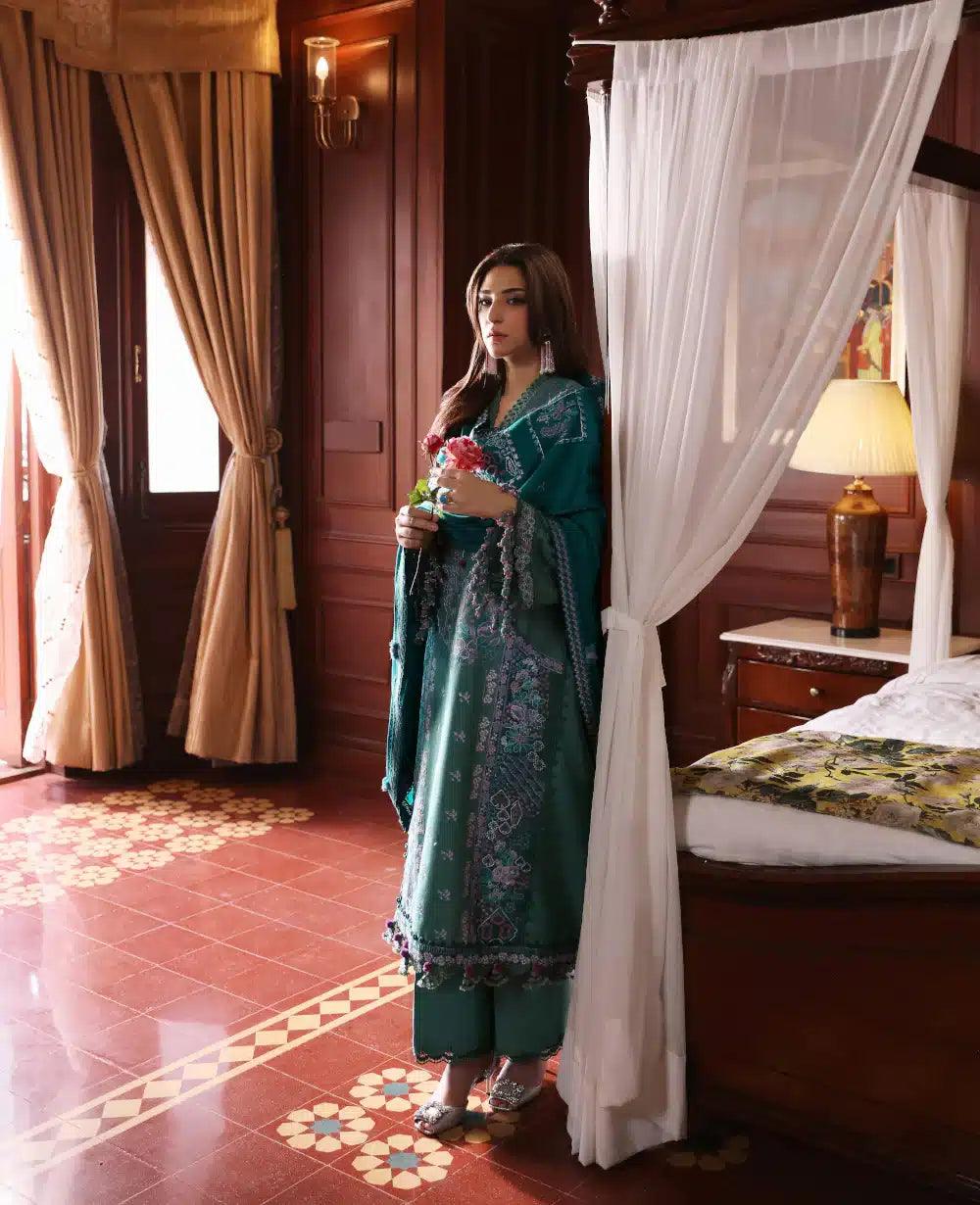 Republic Womenswear | Noemei Luxury Shawl 23 | NWU23-D4-B - Rang-e-Khaas
