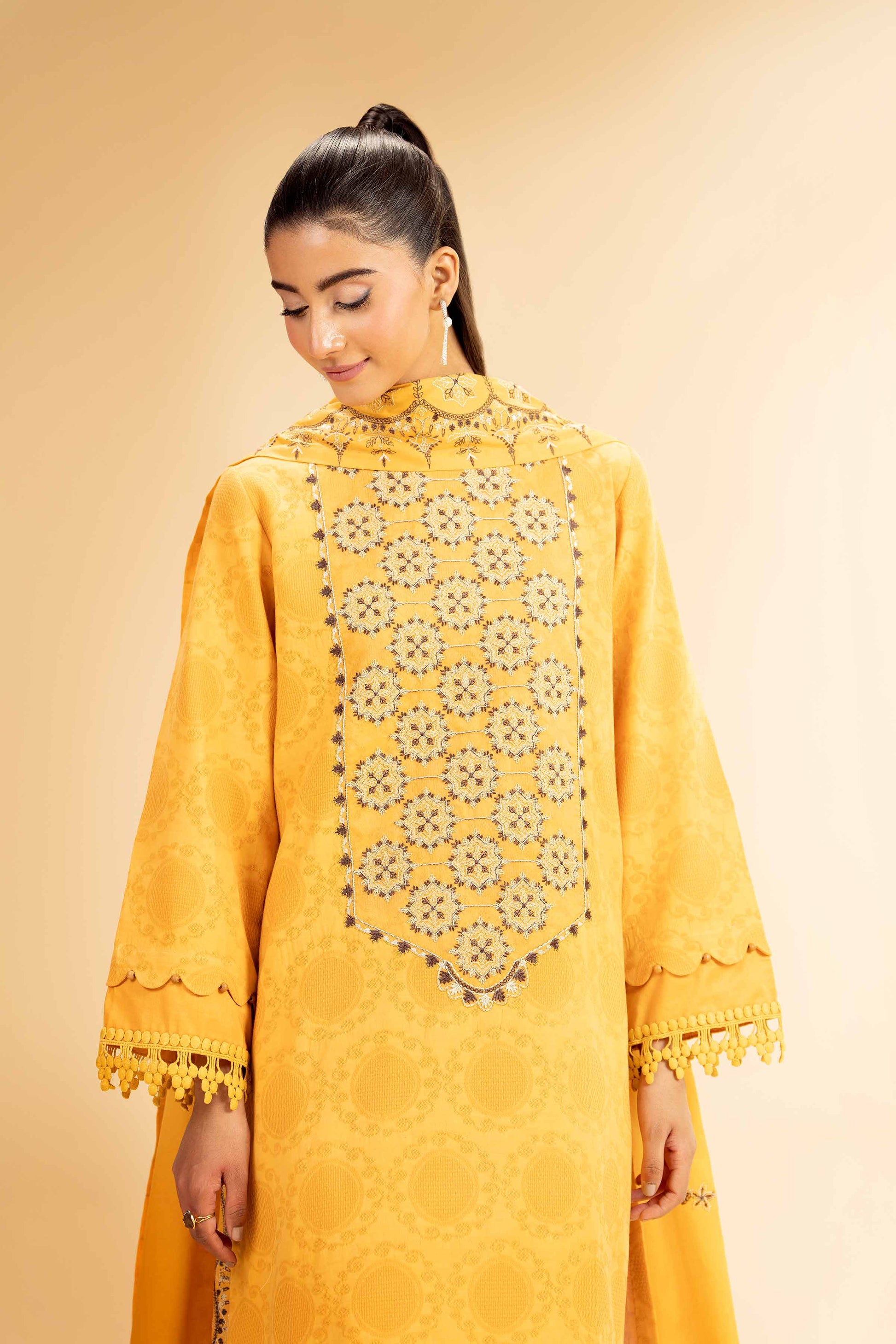 Nishat | Cross Season Edit | 42501100 - Rang-e-Khaas