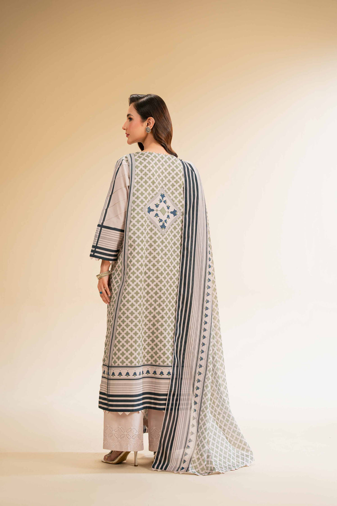Nishat | Cross Season Edit | 42519173 - Rang-e-Khaas
