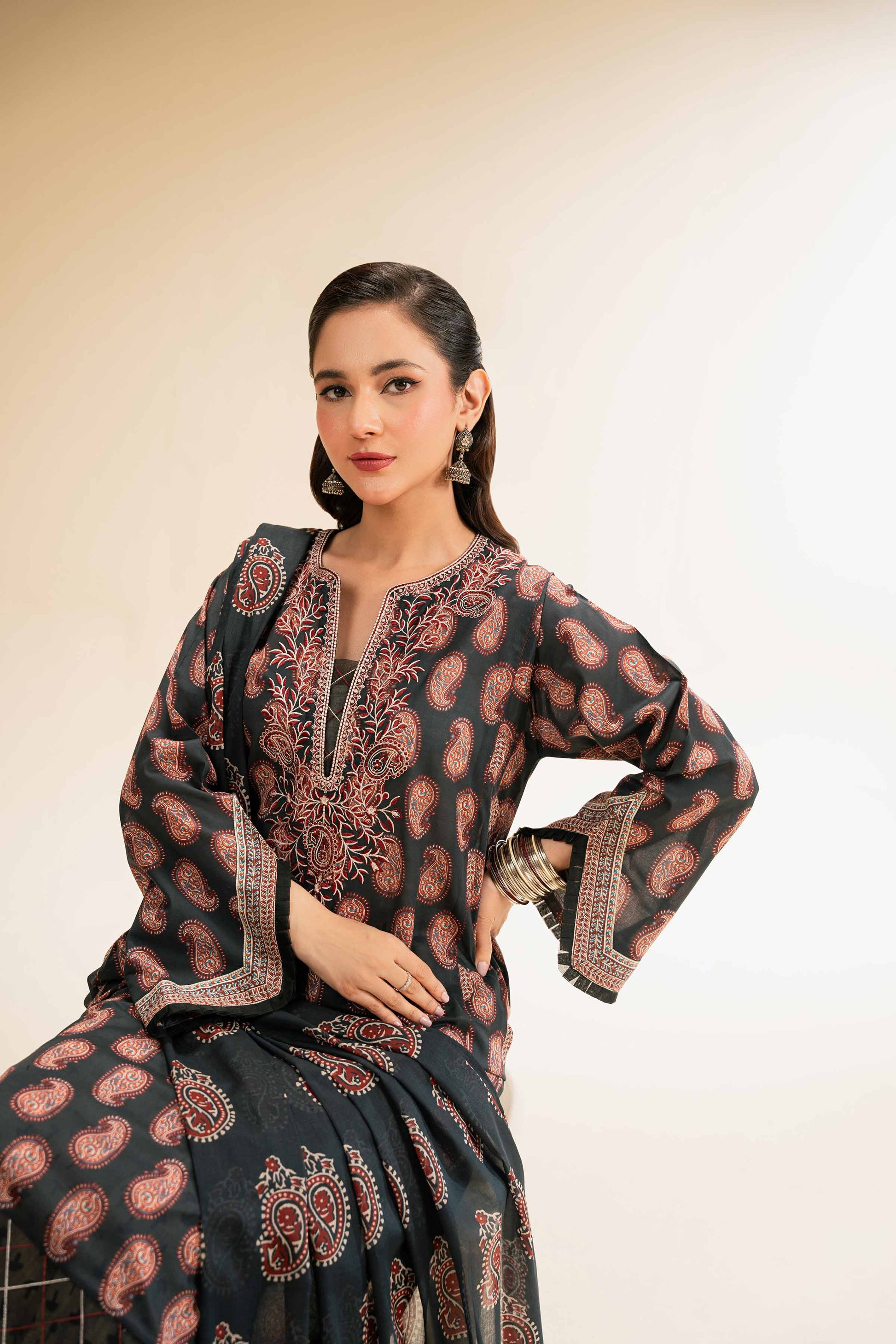 Nishat | Cross Season Edit | 42519175 - Rang-e-Khaas