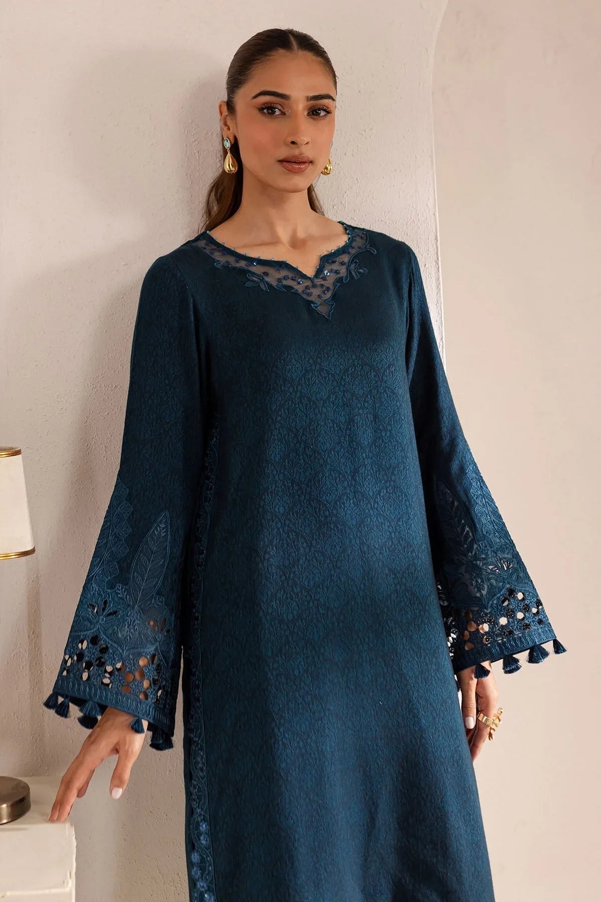 Nureh | Shades of Winter |  NP-589 - Rang-e-Khaas