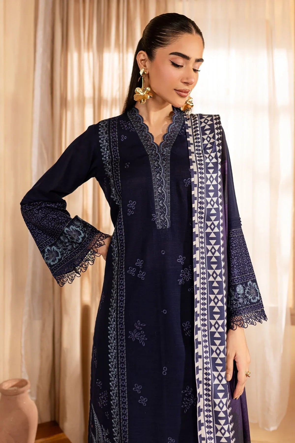 Nureh | Shades of Winter |  NP-582 - Rang-e-Khaas