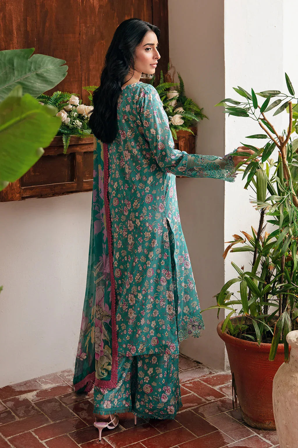 Ramsha | Rangrez Lawn Collection | N-402 - Rang-e-Khaas