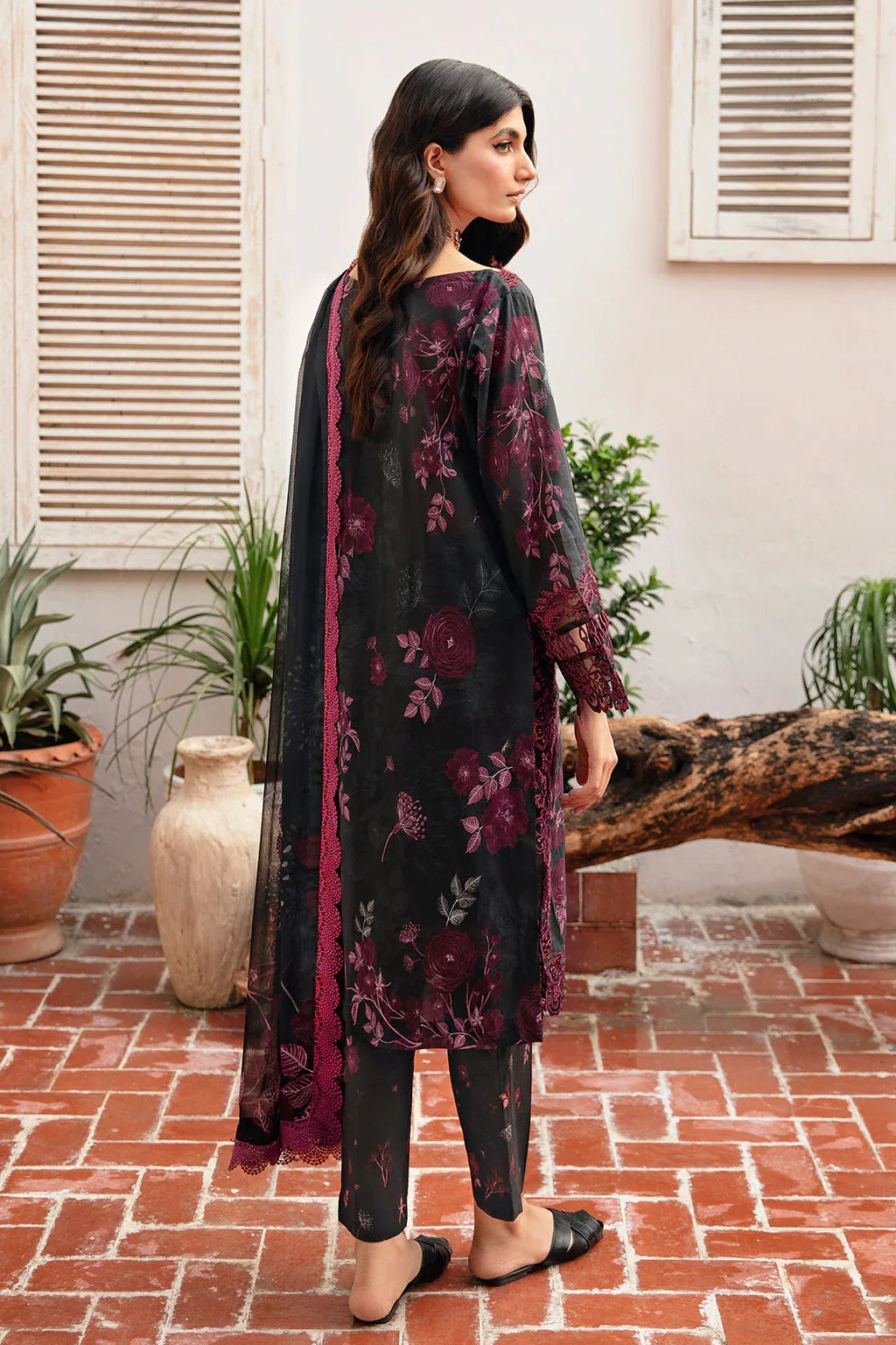 Ramsha | Rangrez Lawn Collection | N-401 - Rang-e-Khaas
