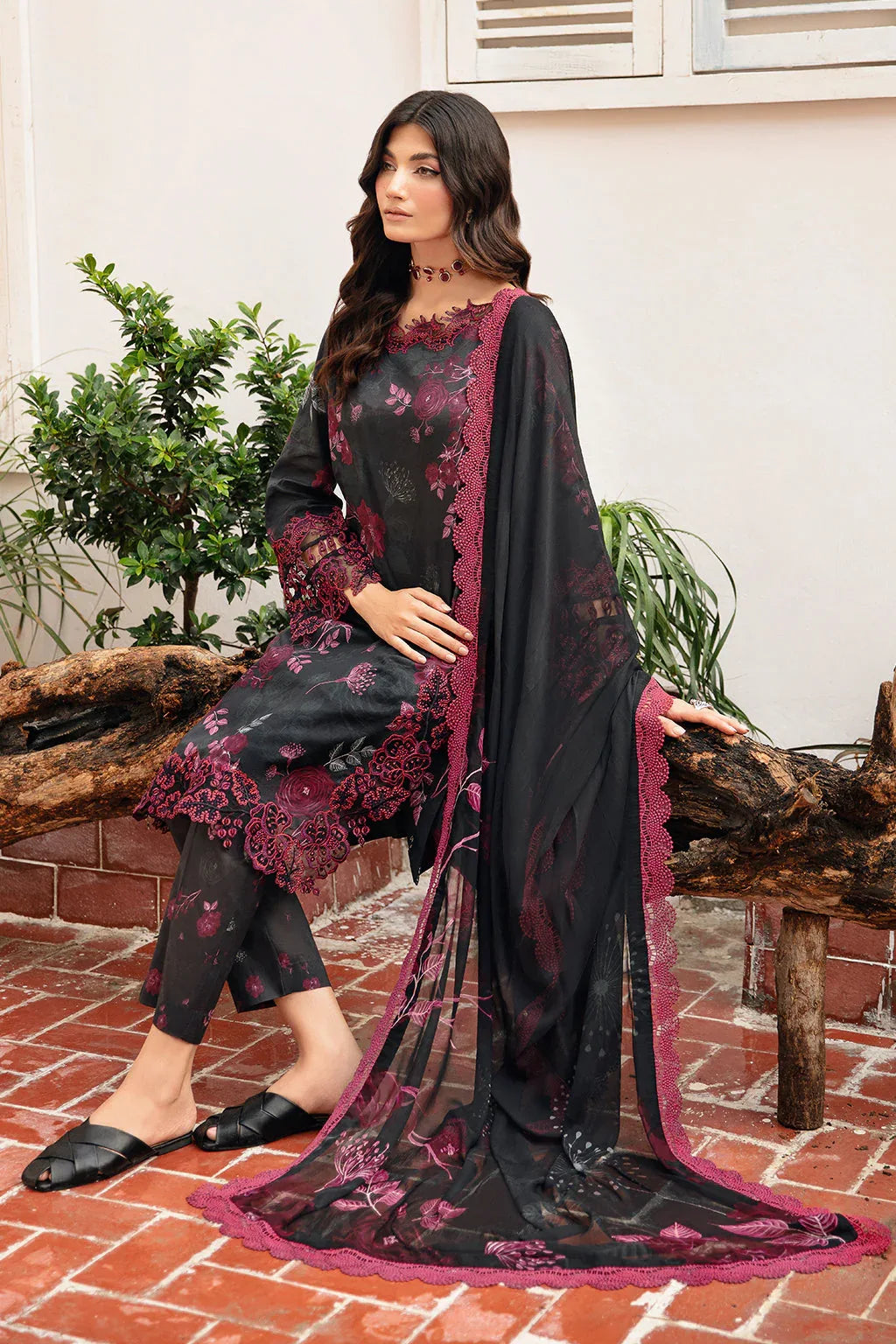 Ramsha | Rangrez Lawn Collection | N-401 - Rang-e-Khaas