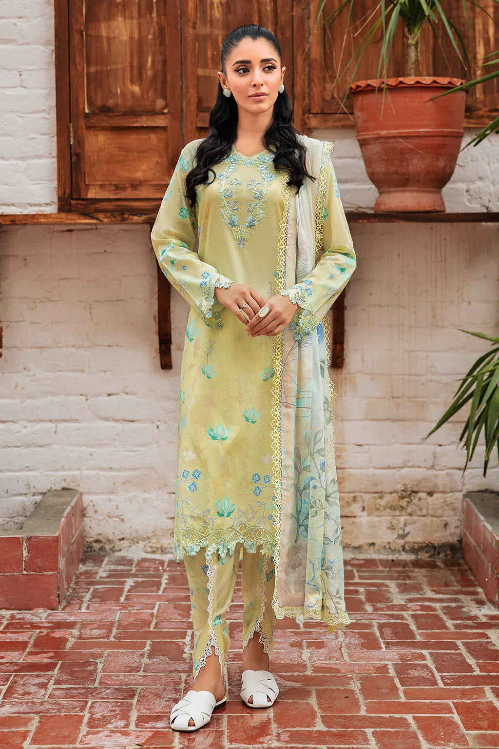 Ramsha | Rangrez Lawn Collection | N-407 - Rang-e-Khaas