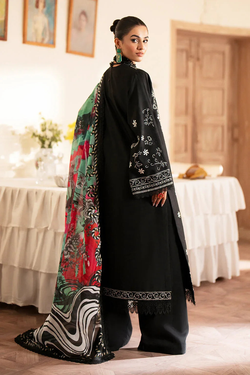 Saad Shaikh | Lumiere Winter |  D-06 Seina - Rang-e-Khaas