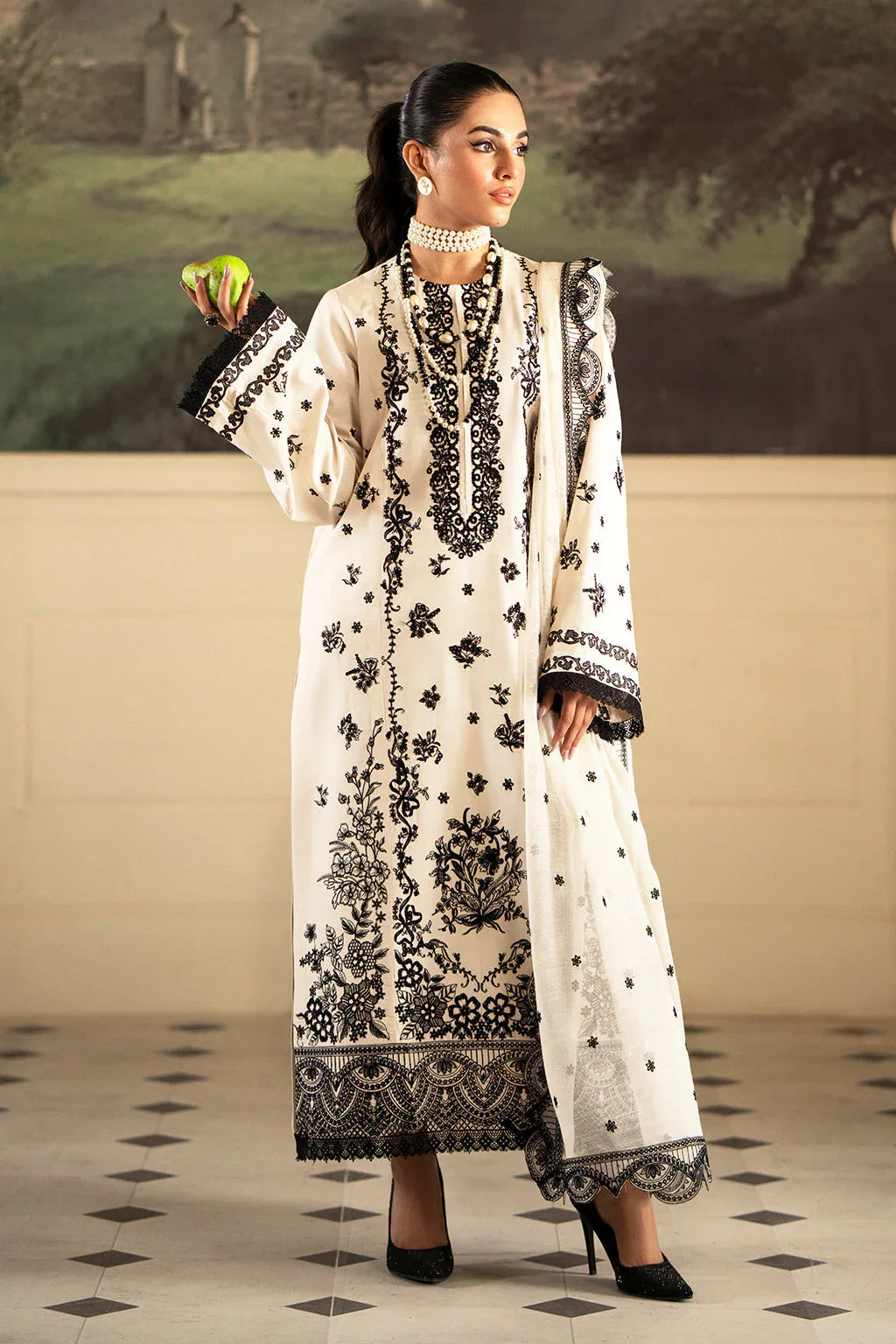 Saad Shaikh | Lumiere Winter |  D-05 Stellaire - Rang-e-Khaas