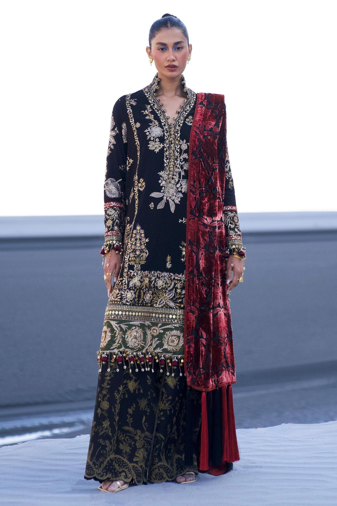 Sana Safinaz | Winter Shawl 24 | S241-001A-3CP - Rang-e-Khaas