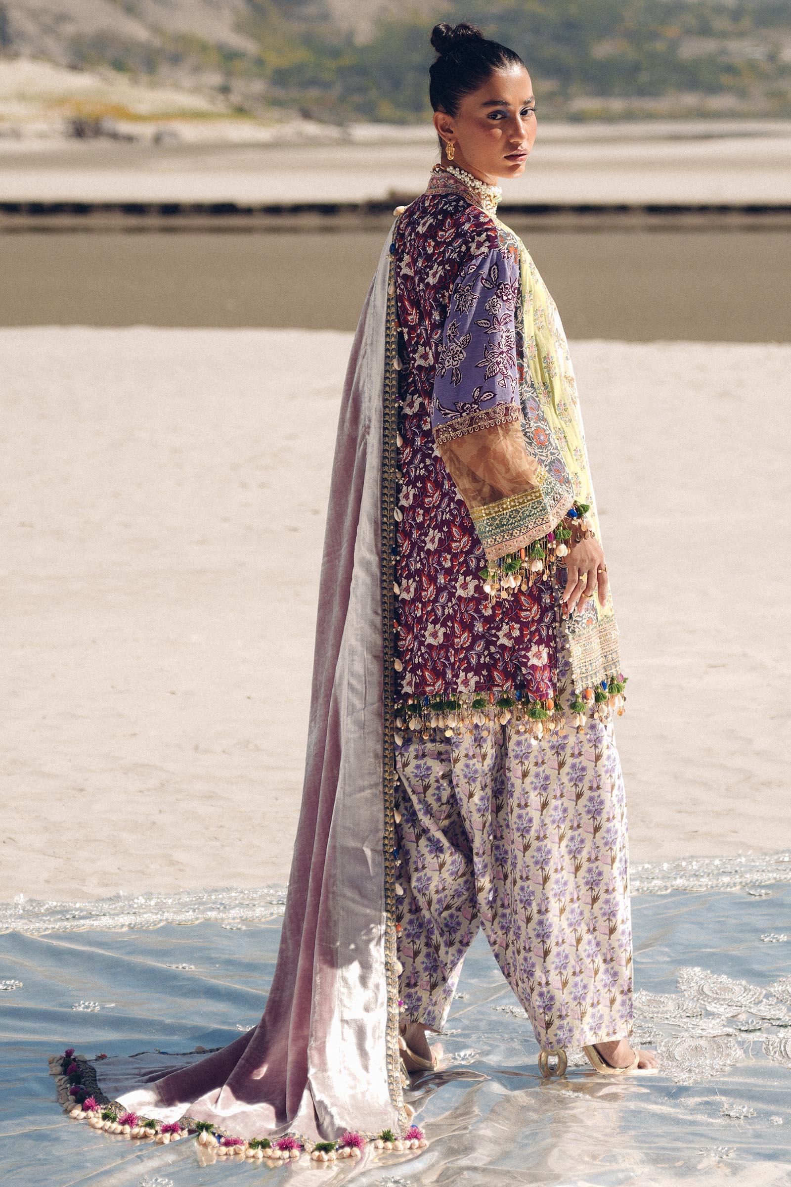 Sana Safinaz | Winter Shawl 24 | Velvet S241-006B-3CP - Rang-e-Khaas