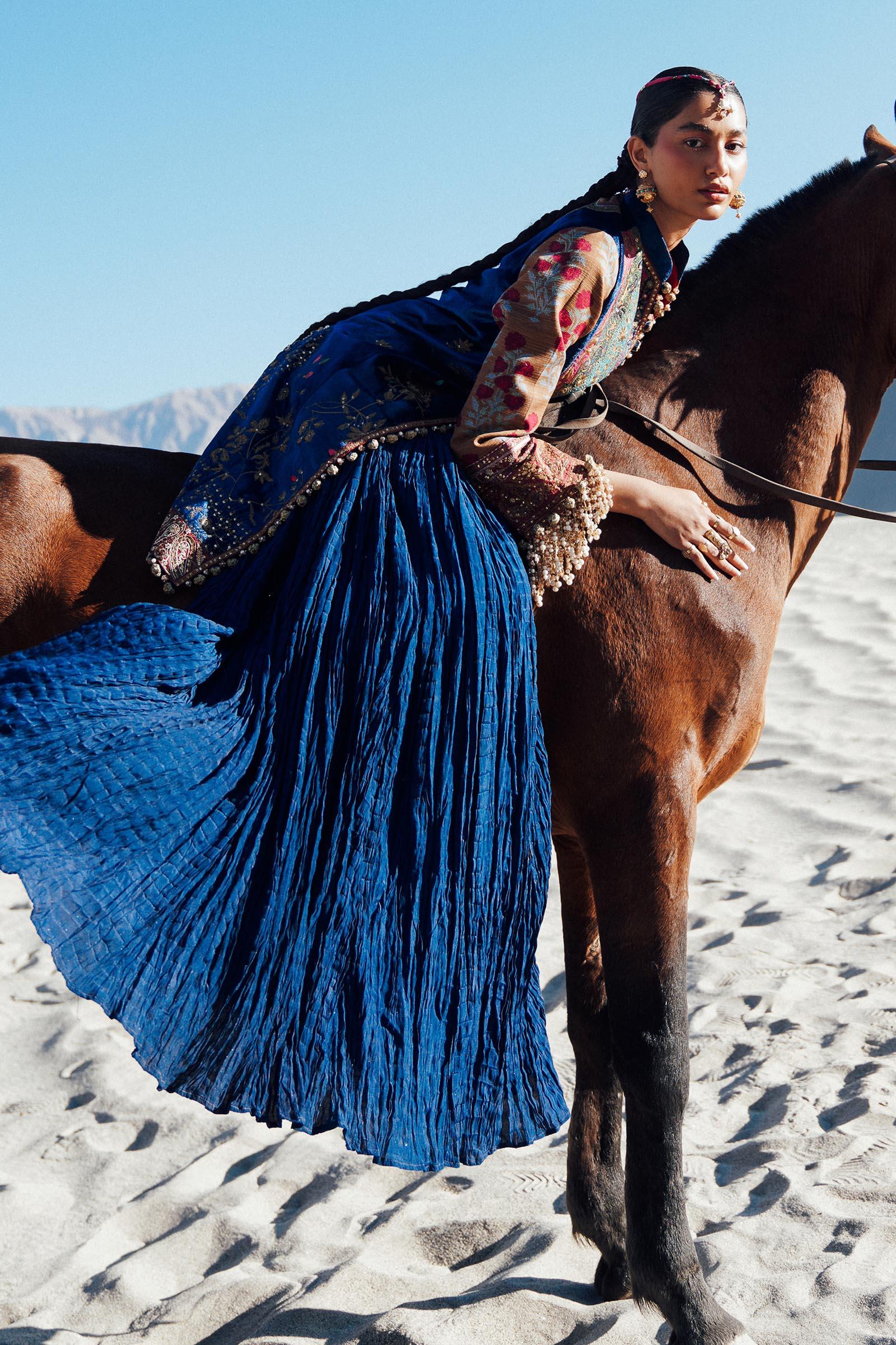 Sana Safinaz | Winter Shawl 24 | Velvet V241-001-3CP - Rang-e-Khaas
