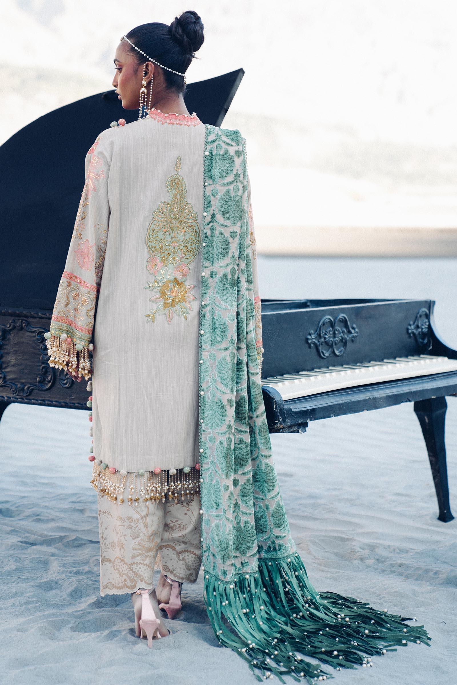 Sana Safinaz | Winter Shawl 24 | S241-001B-3CP - Rang-e-Khaas
