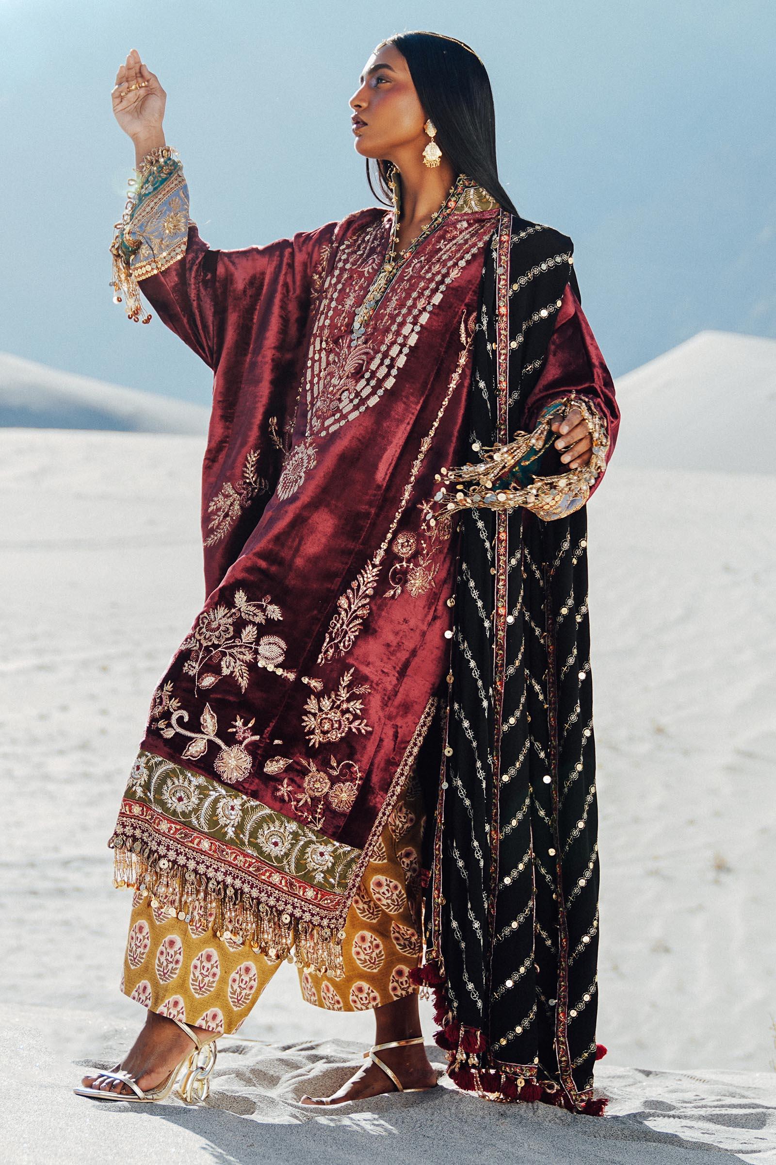 Sana Safinaz | Winter Shawl 24 | Velvet V241-002-3CP - Rang-e-Khaas