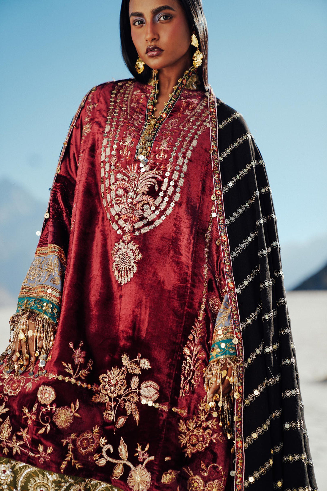 Sana Safinaz | Winter Shawl 24 | Velvet V241-002-3CP - Rang-e-Khaas
