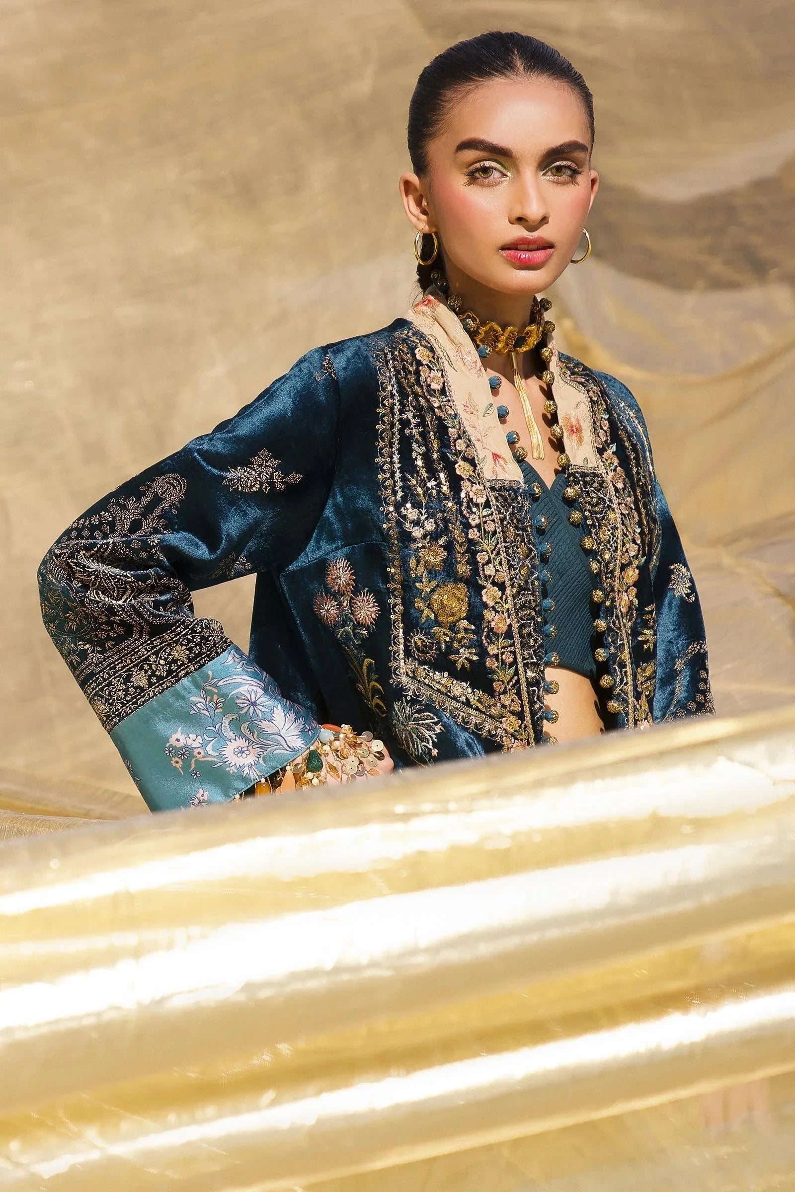 Sana Safinaz | Winter Shawl 24 | Velvet V241-003-3CP - Rang-e-Khaas
