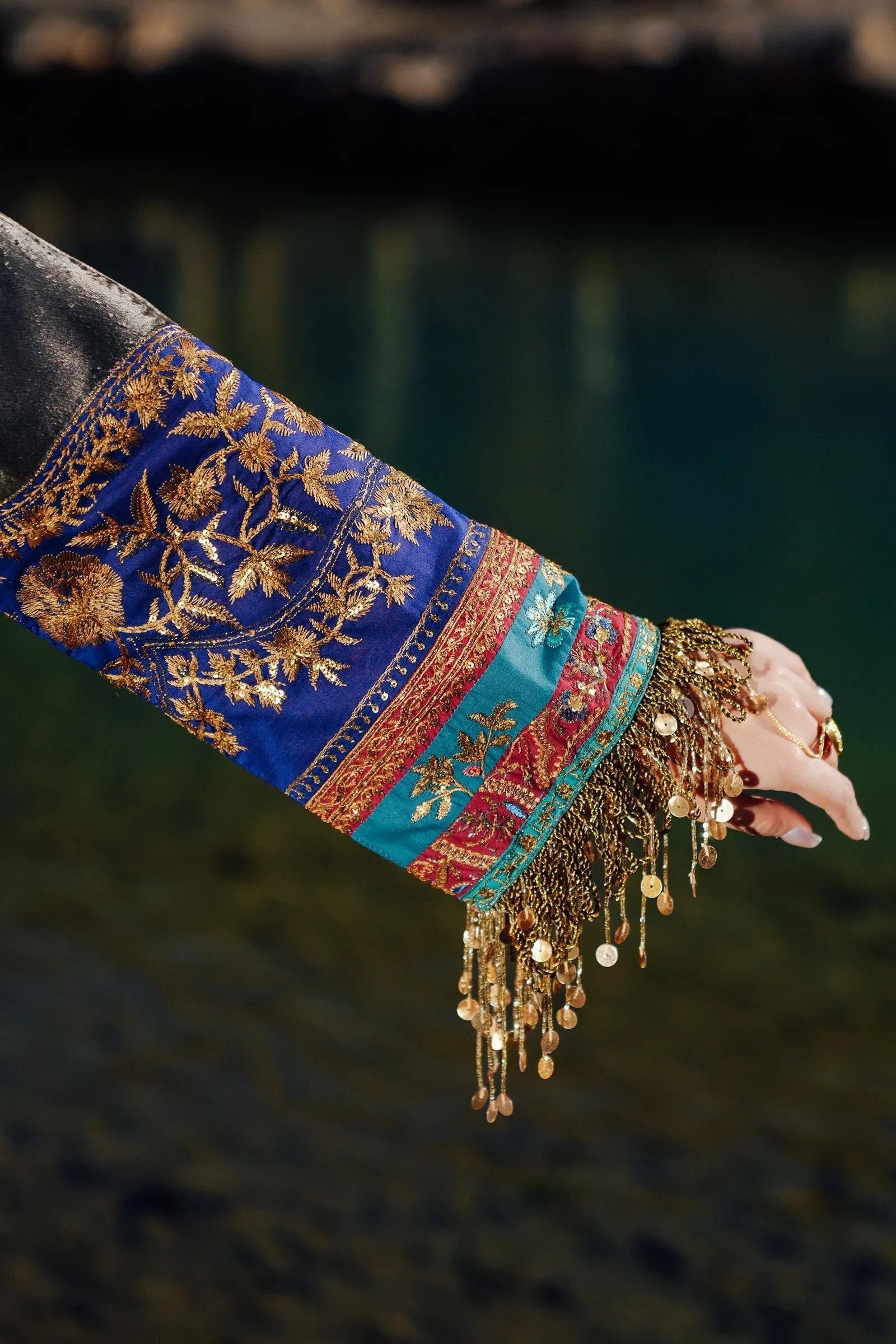 Sana Safinaz | Winter Shawl 24 | Velvet V241-004-3CP - Rang-e-Khaas