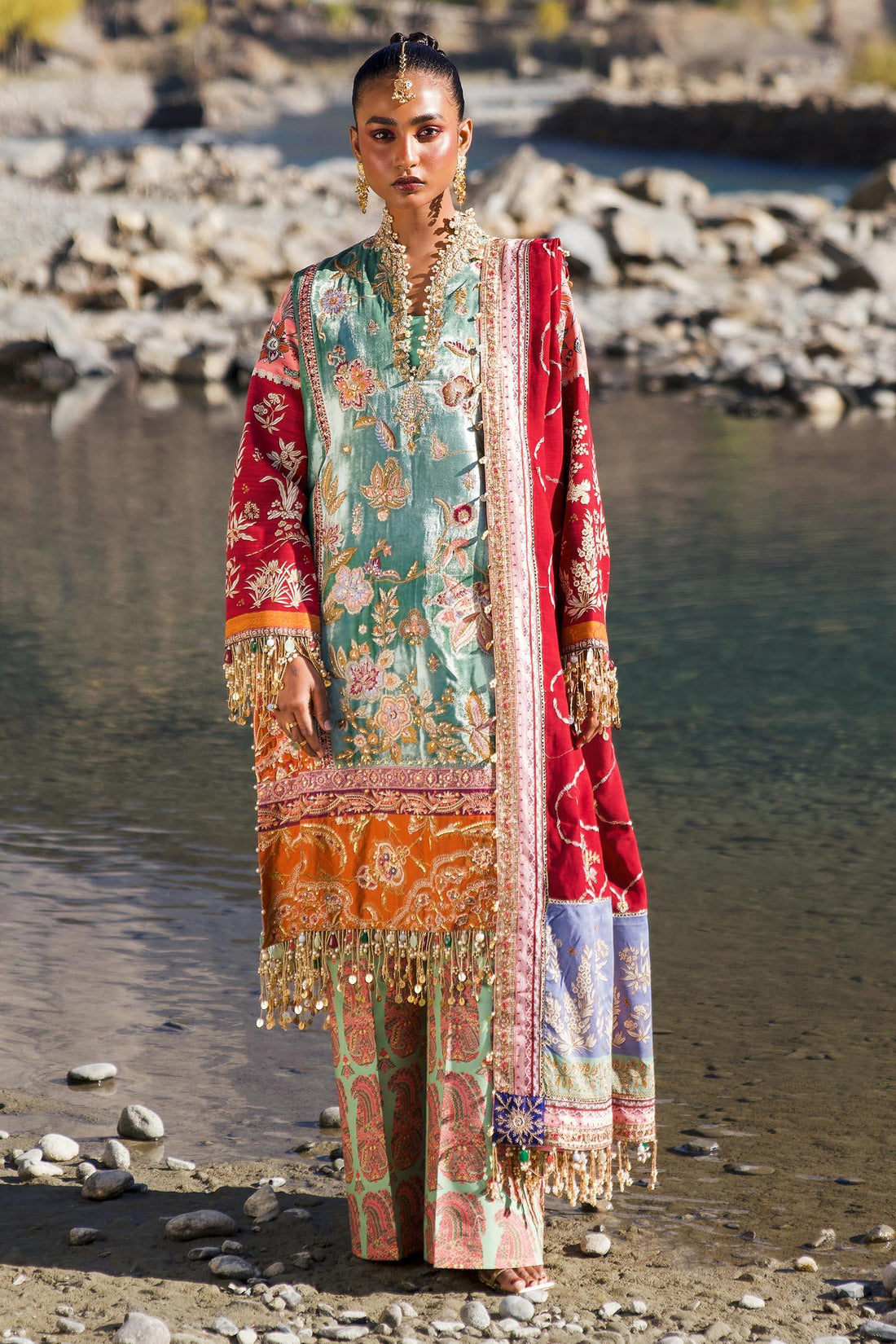Sana Safinaz | Winter Shawl 24 | Velvet V241-006-3CP - Rang-e-Khaas