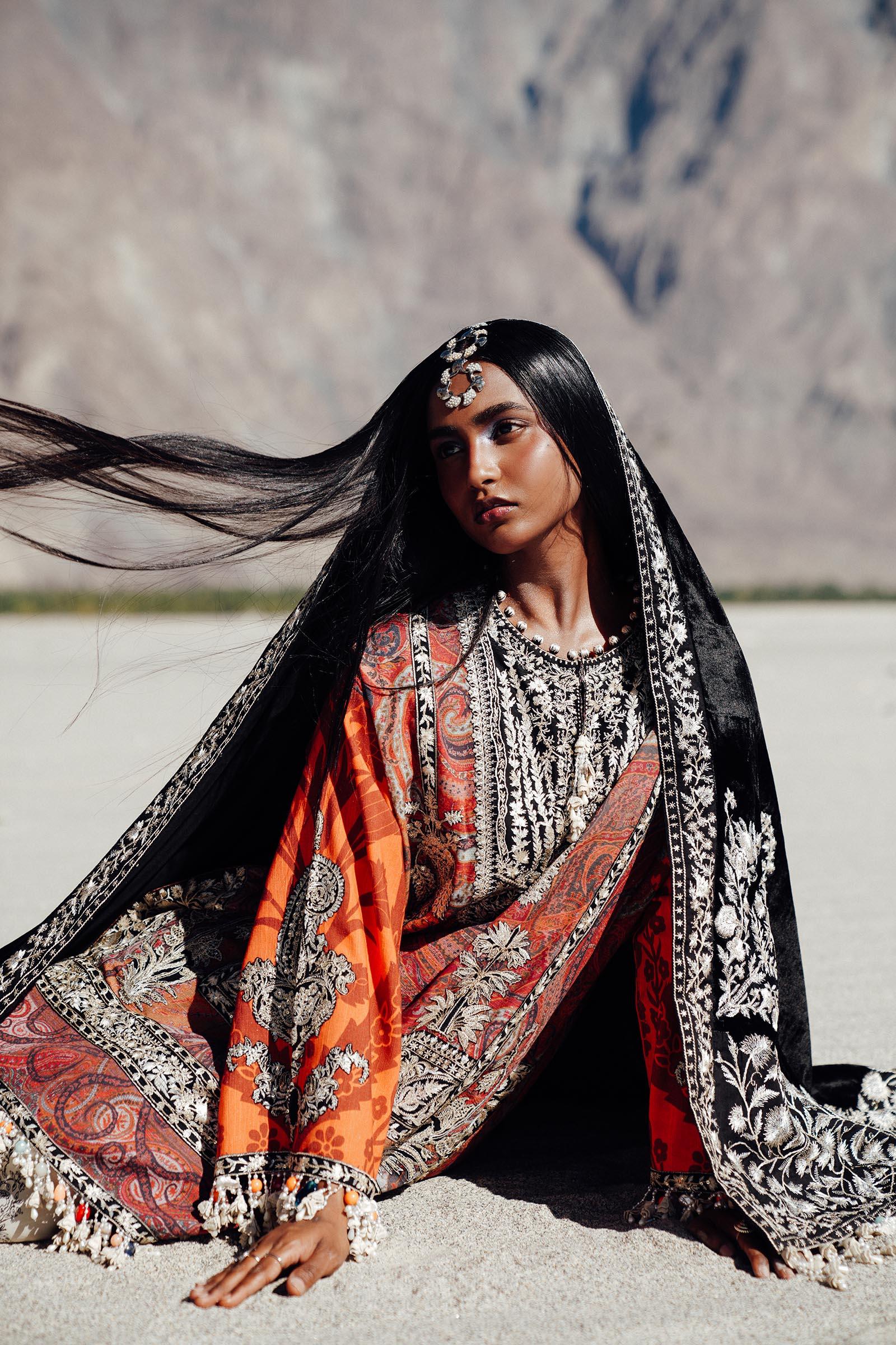 Sana Safinaz | Winter Shawl 24 | V241-007-3CP - Rang-e-Khaas