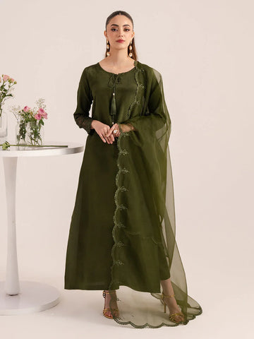 Izel | The Silk Chapter | Silken - Rang-e-Khaas
