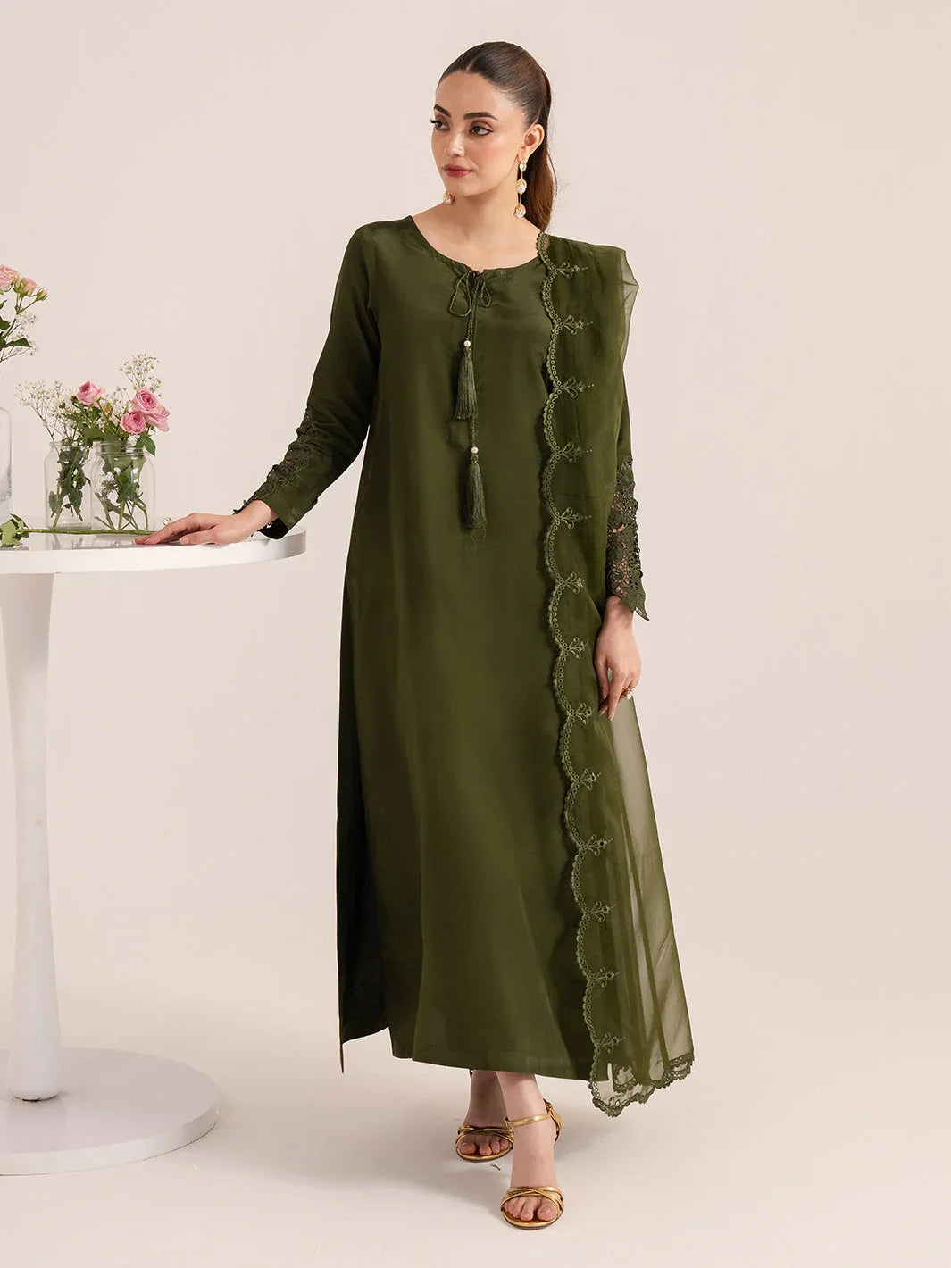 Izel | The Silk Chapter | Silken - Rang-e-Khaas