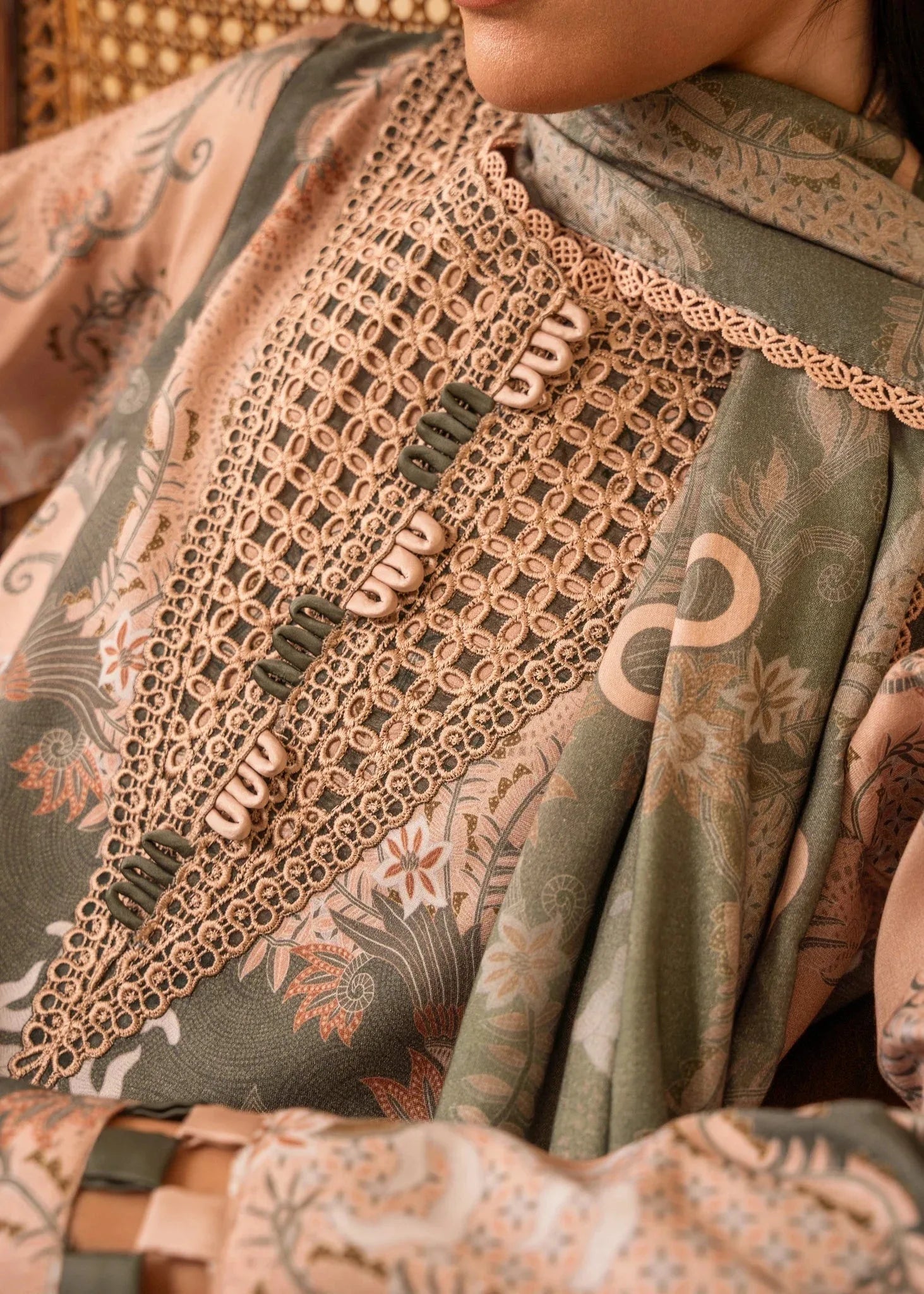 Nureh | Shades of Winter | ZARA (AZ-06) - Rang-e-Khaas