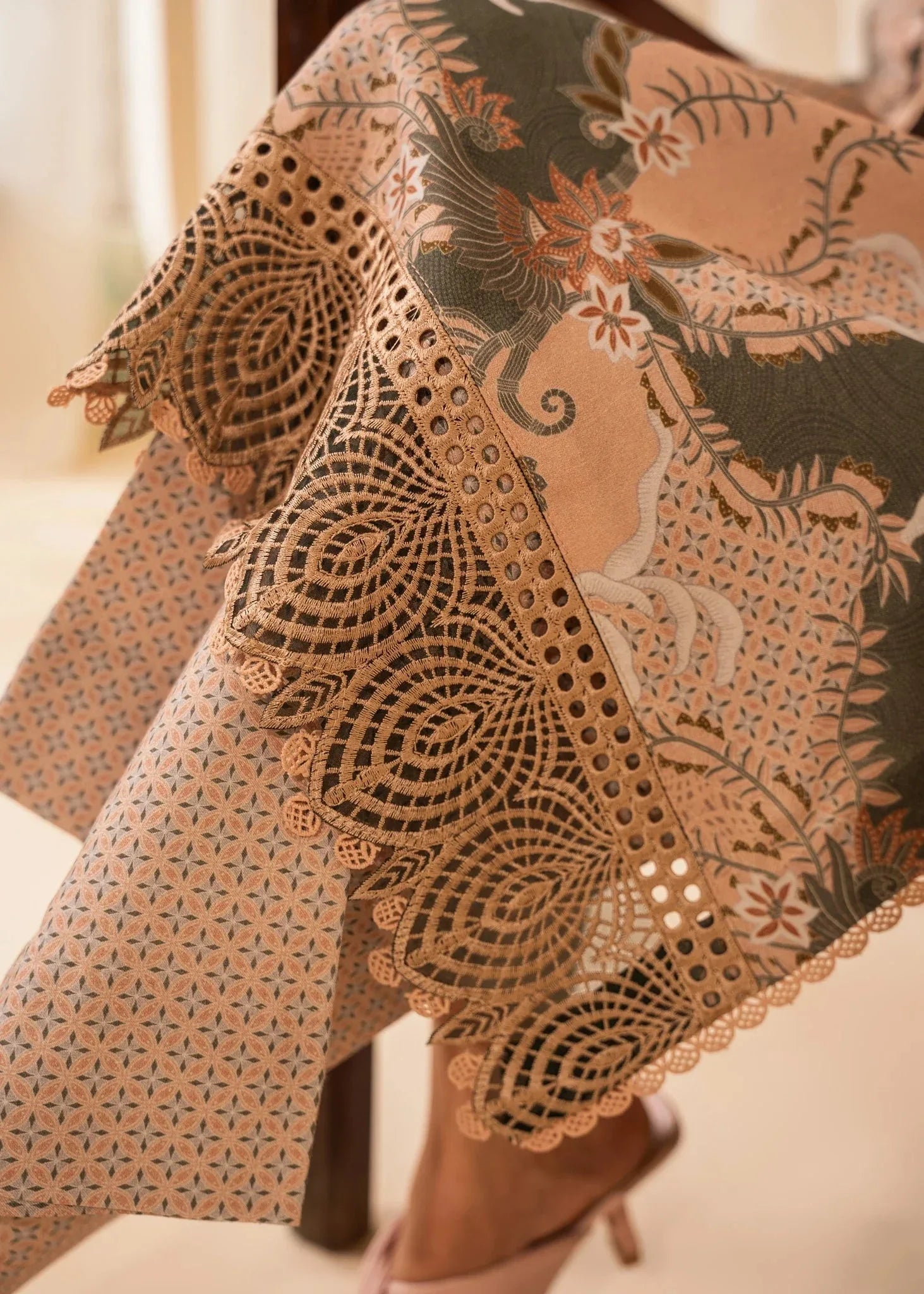 Nureh | Shades of Winter | ZARA (AZ-06) - Rang-e-Khaas