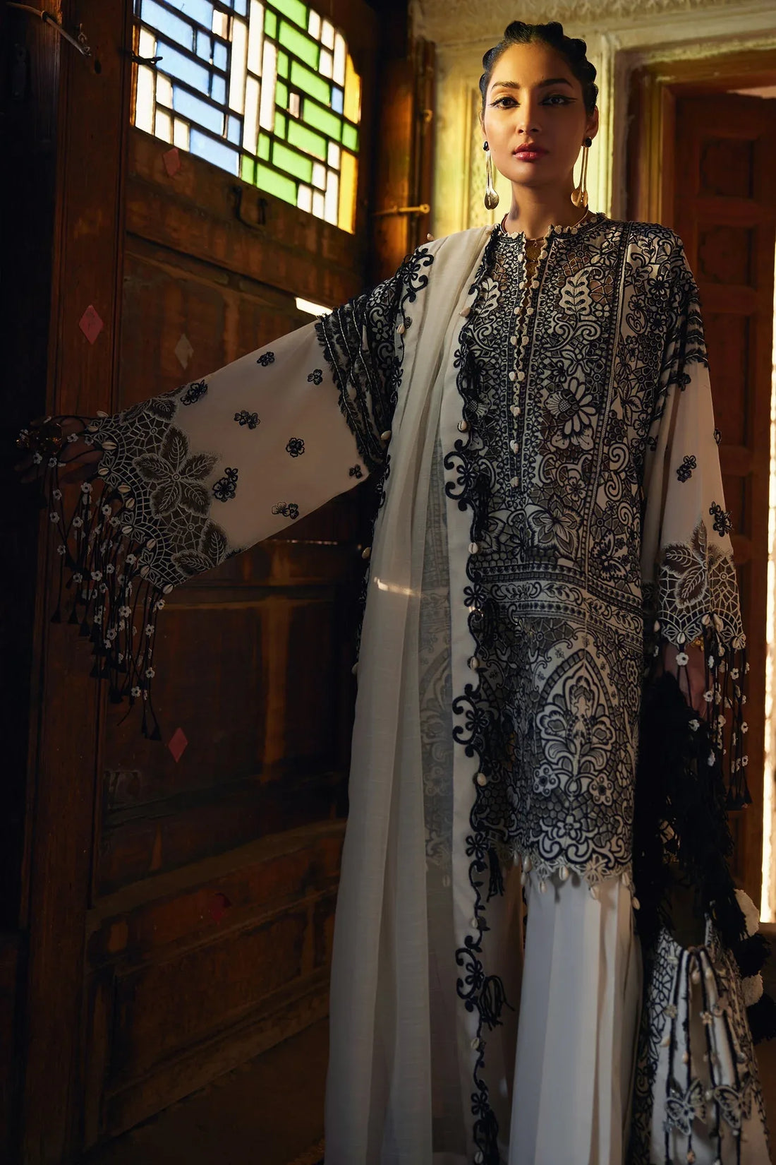 Elan | Luxury Lawn 25 | ISLA (EL25-02 B) - Rang-e-Khaas