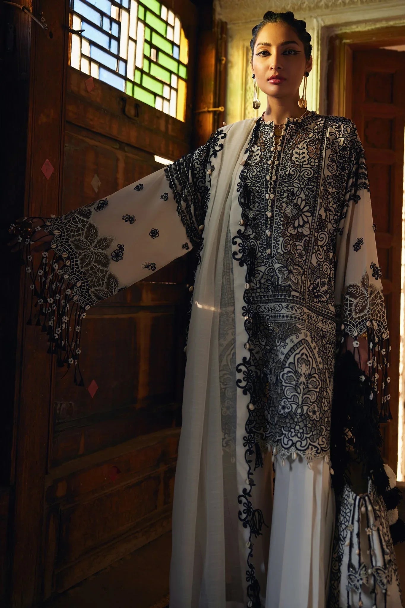 Elan | Luxury Lawn 25 | ISLA (EL25-02 B) - Rang-e-Khaas