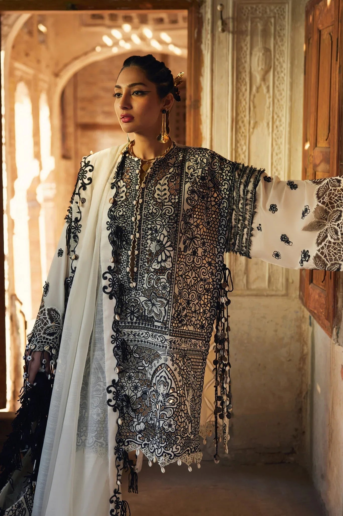 Elan | Luxury Lawn 25 | ISLA (EL25-02 B) - Rang-e-Khaas