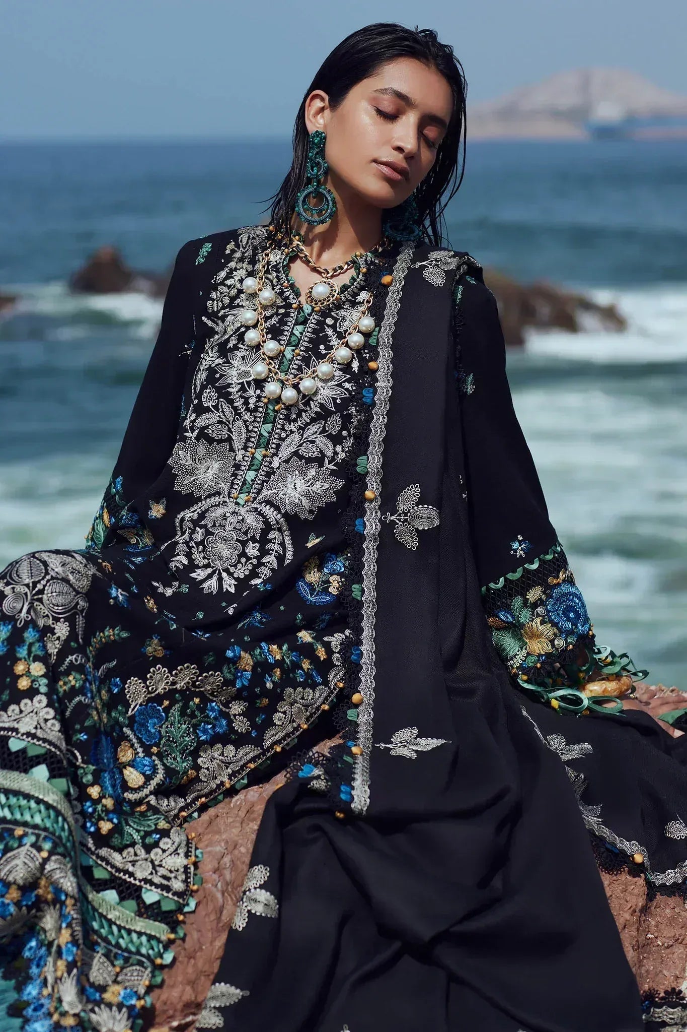 Elan | Winter 23 | AYANNA (EW23-09) - Rang-e-Khaas