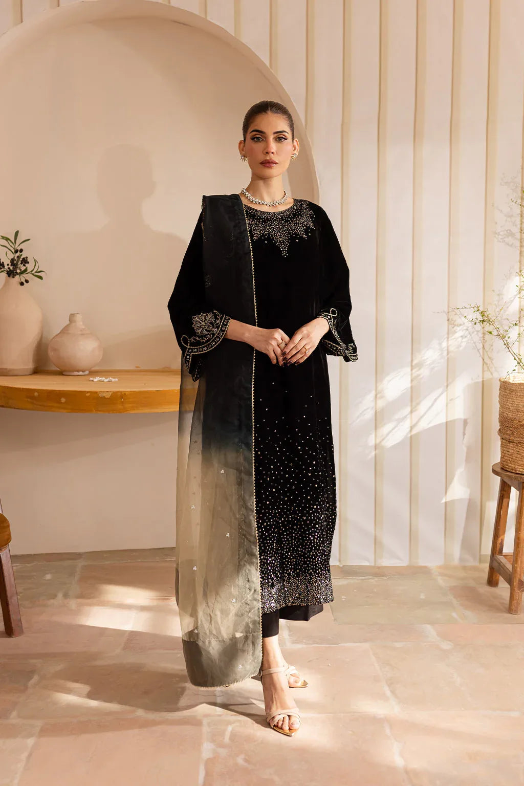 Vanya | Velvet Formals 24 |  KV-51 - Rang-e-Khaas